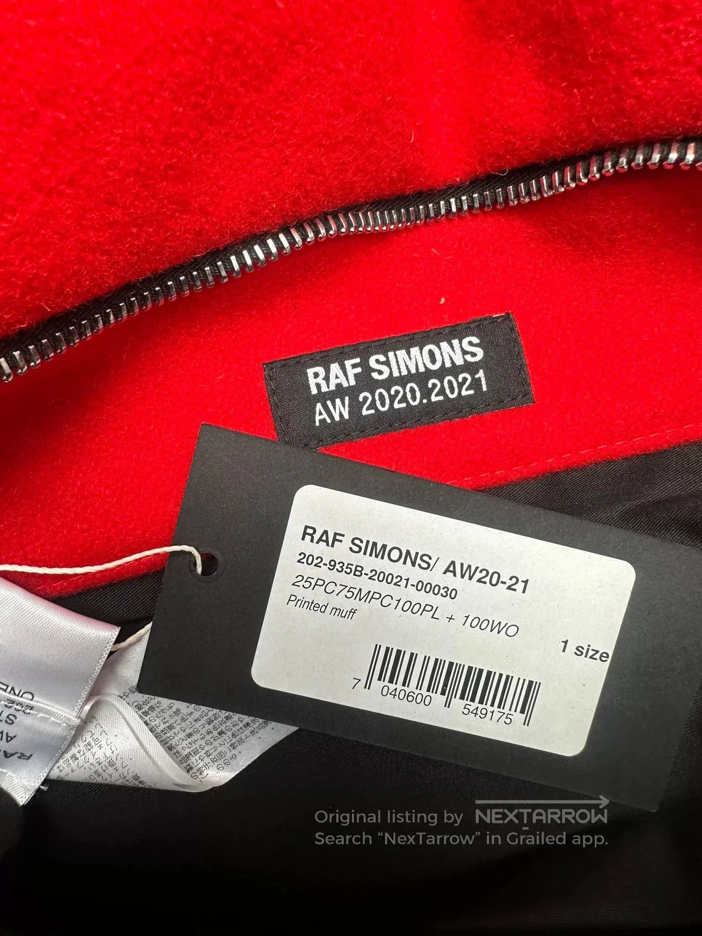Raf Simons Red Fur Handbag by Raf Simons. Size ONE SIZE - 8 Thumbnail