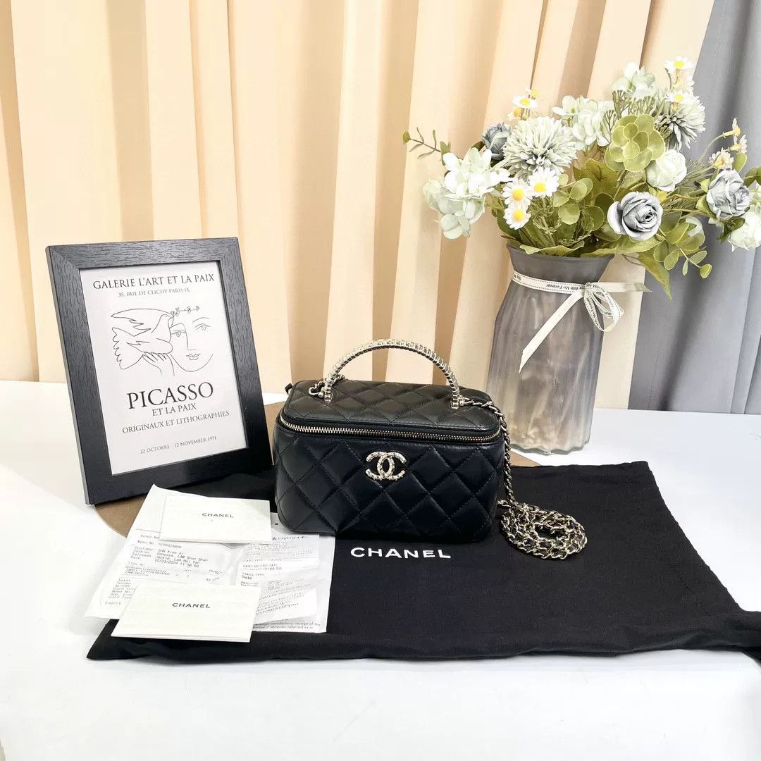 Chanel Pre-loved Bag Very good condition Size ONE SIZE - 1 Thumbnail