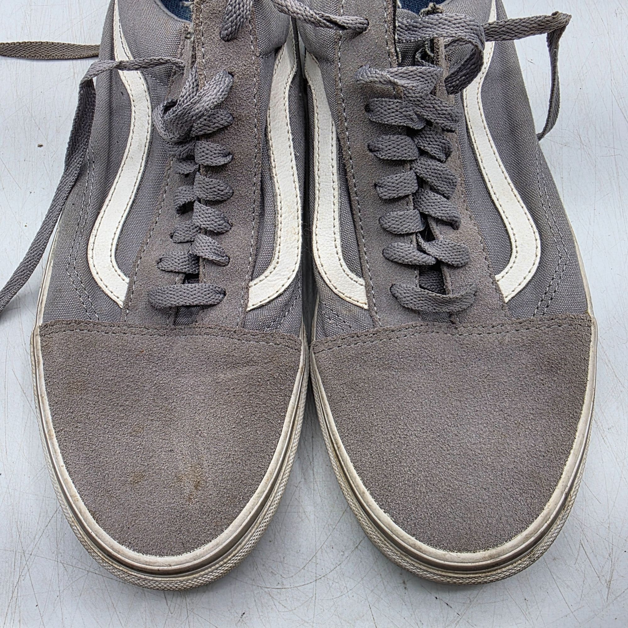 Vans Vans Old Skool Mens Size 10 Gray White Sneaker Shoes Skate C Size US 10 / EU 43 - 10 Thumbnail