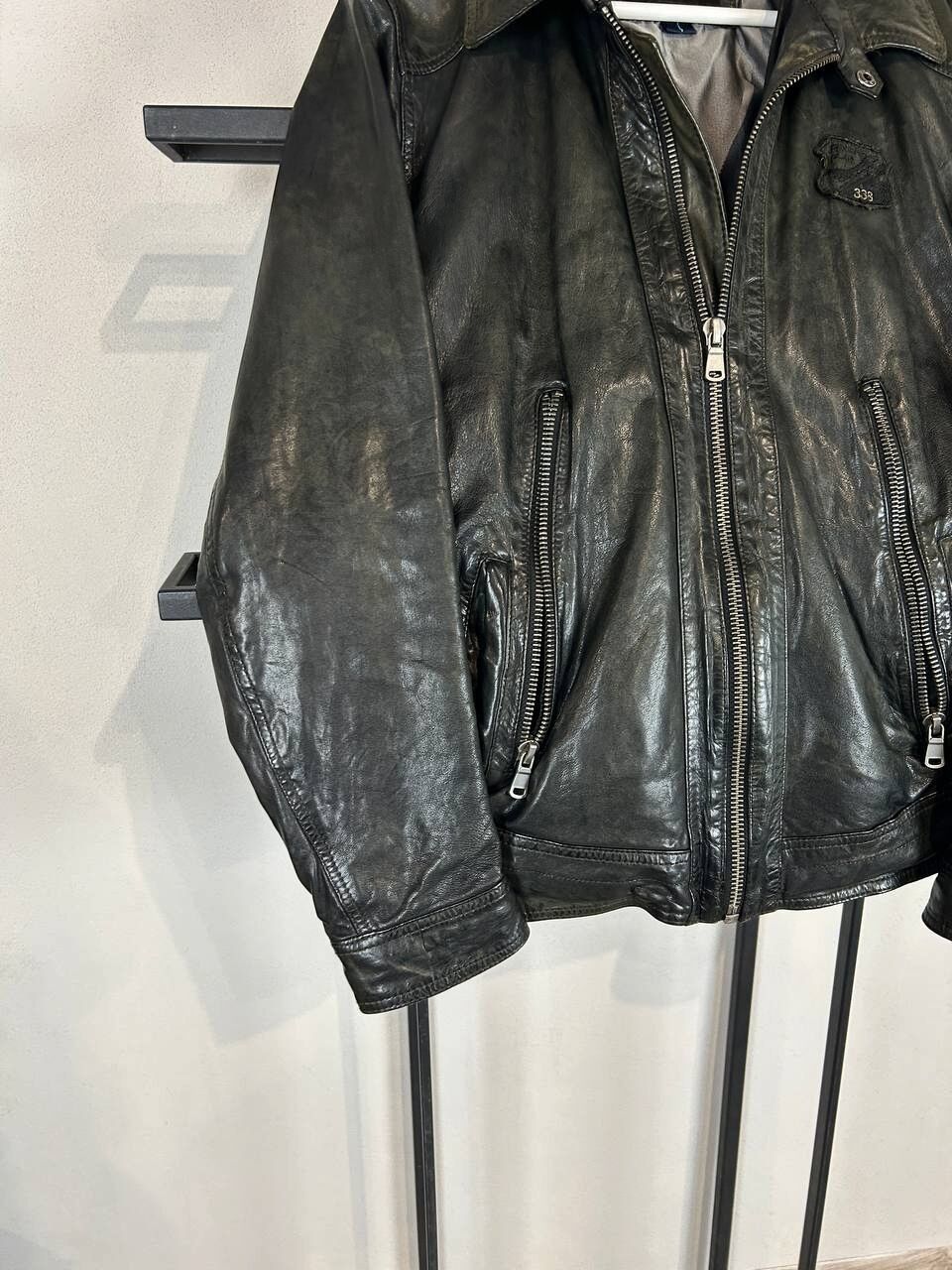 Vintage Vintage Black Leather Jacket Heavy Zipper Distressed Y2K Size US M / EU 48-50 / 2 - 2 Thumbnail