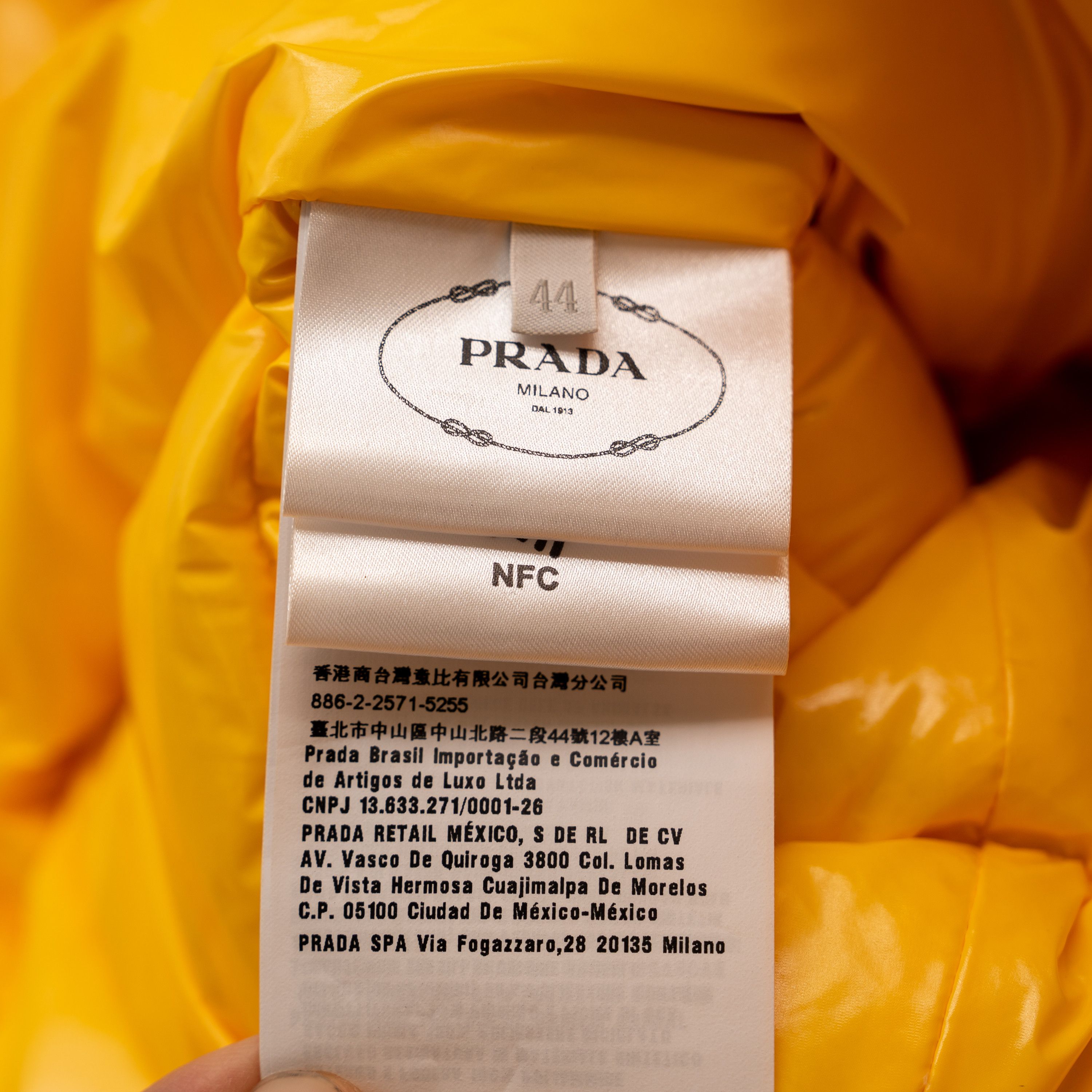 Prada 8 US Prada Yellow Triangle-Quilted Puffer Down Jacket Nylon Size M / US 6-8 / IT 42-44 - 10 Thumbnail