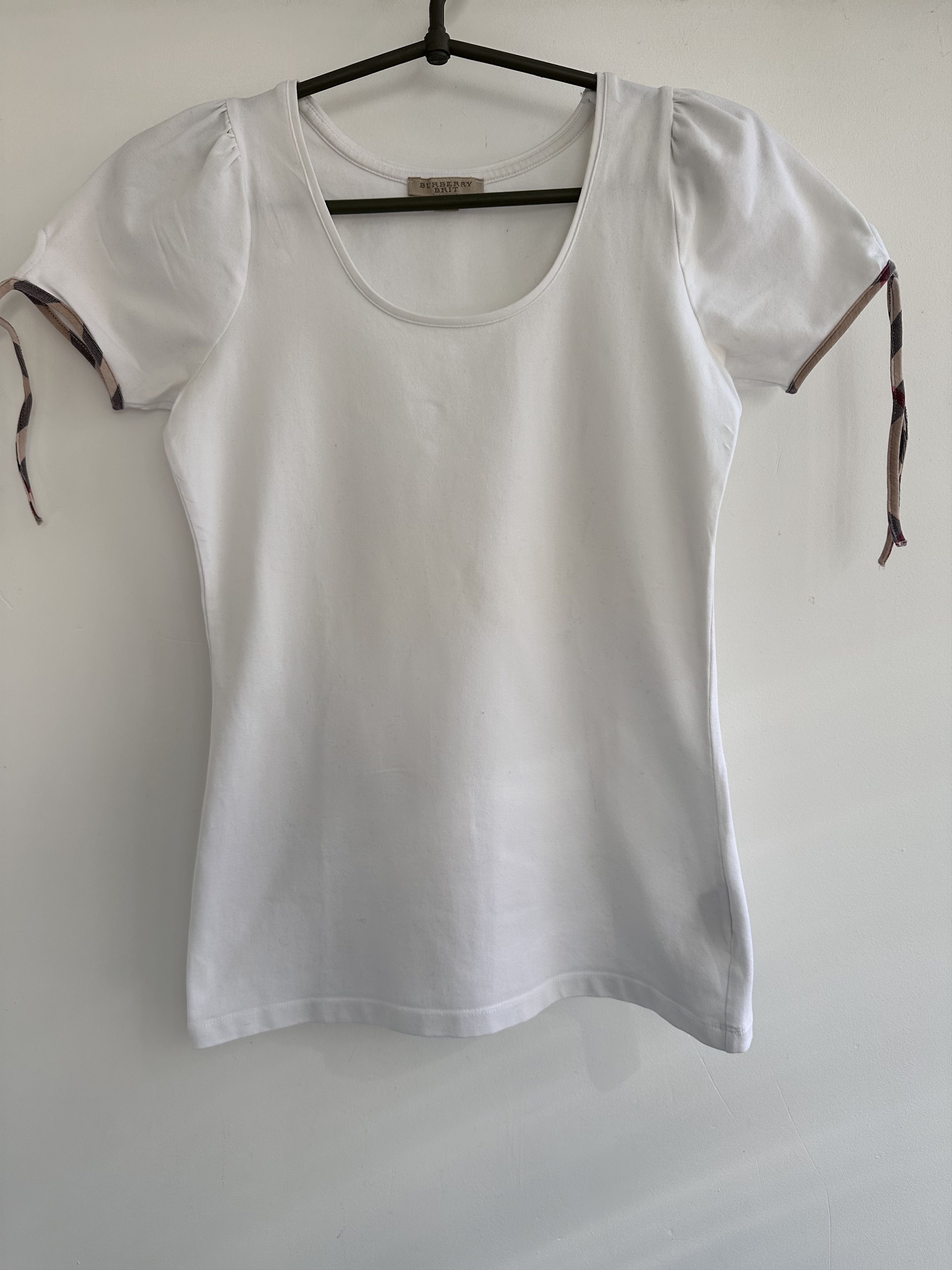 Burberry t shirt