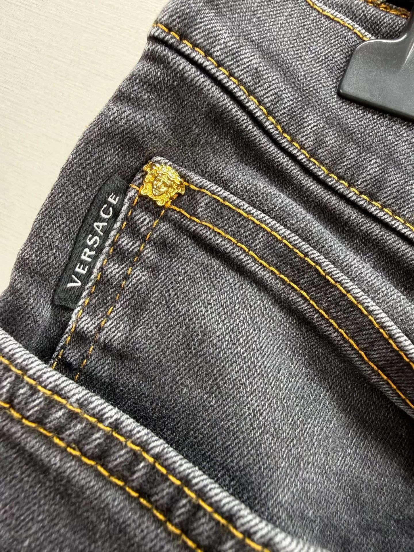 Versace Versace Men's Authentic Size 32 Denim Jeans Worn 2x Size US 32 / EU 48 - 9 Thumbnail