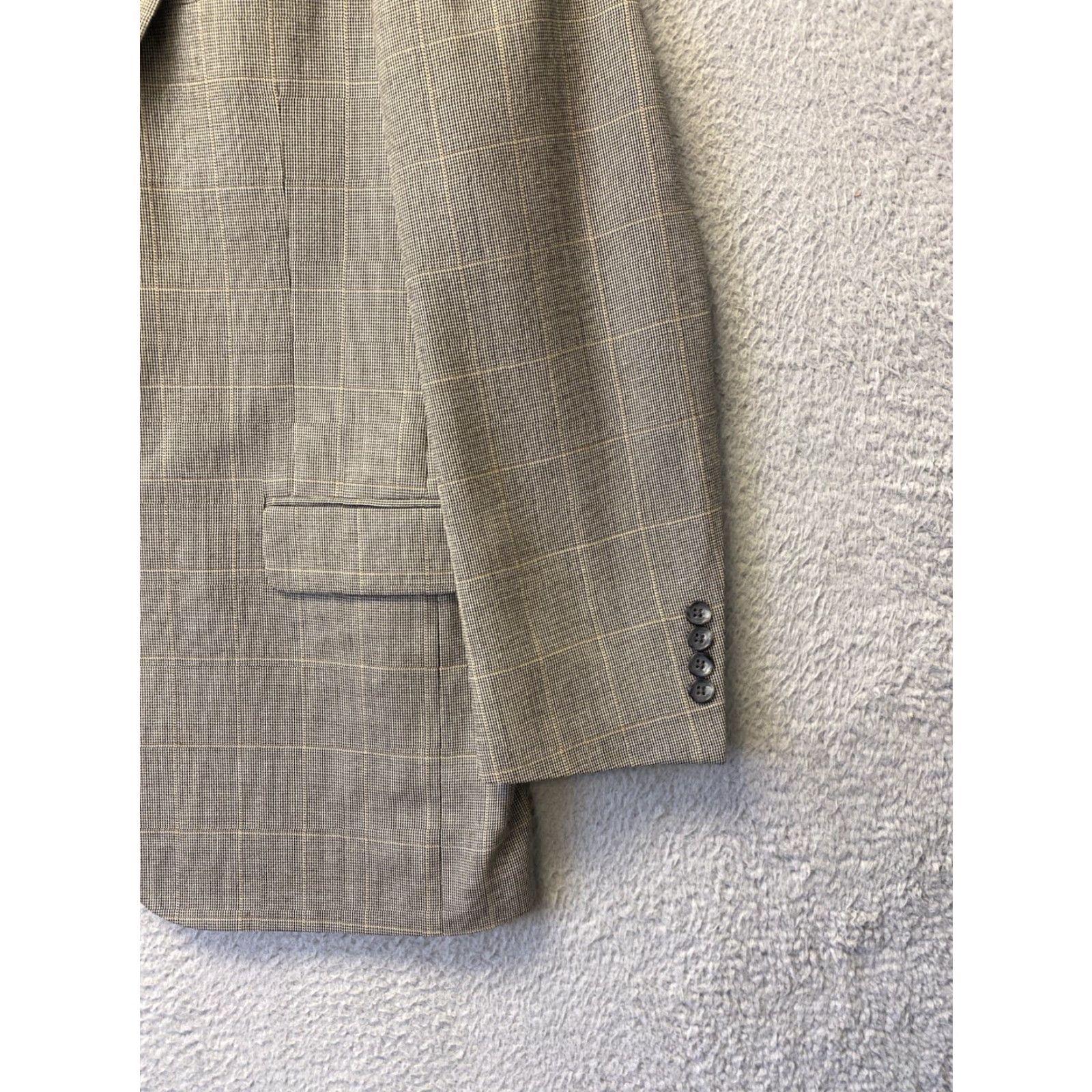 Jos. A. Bank Jos. A. Bank Suit Jacket Coat Mens 41R Tailored Fit Plaid Gray Two Button Notch Lapel Short Wool Dry Clean Only Size 42R - 3 Thumbnail