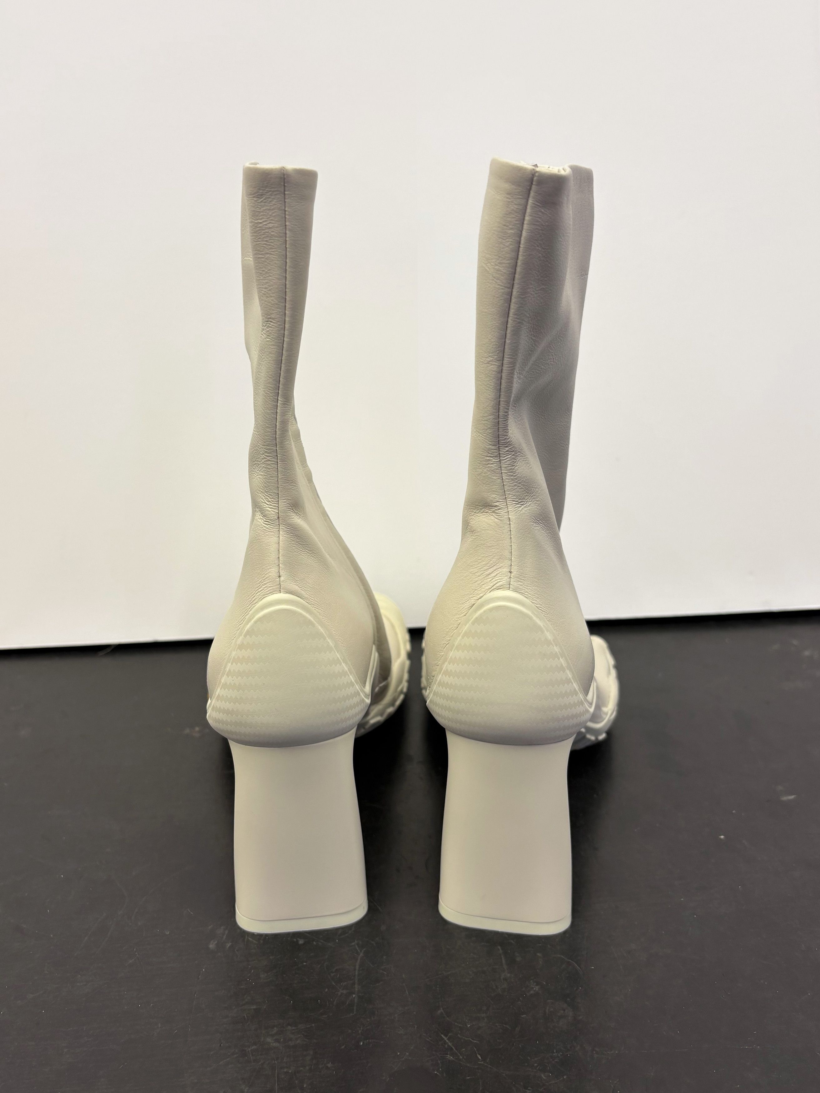 Balenciaga Balenciaga Vibram Five Fingers white boots Size US 6 / IT 36 - 4 Thumbnail