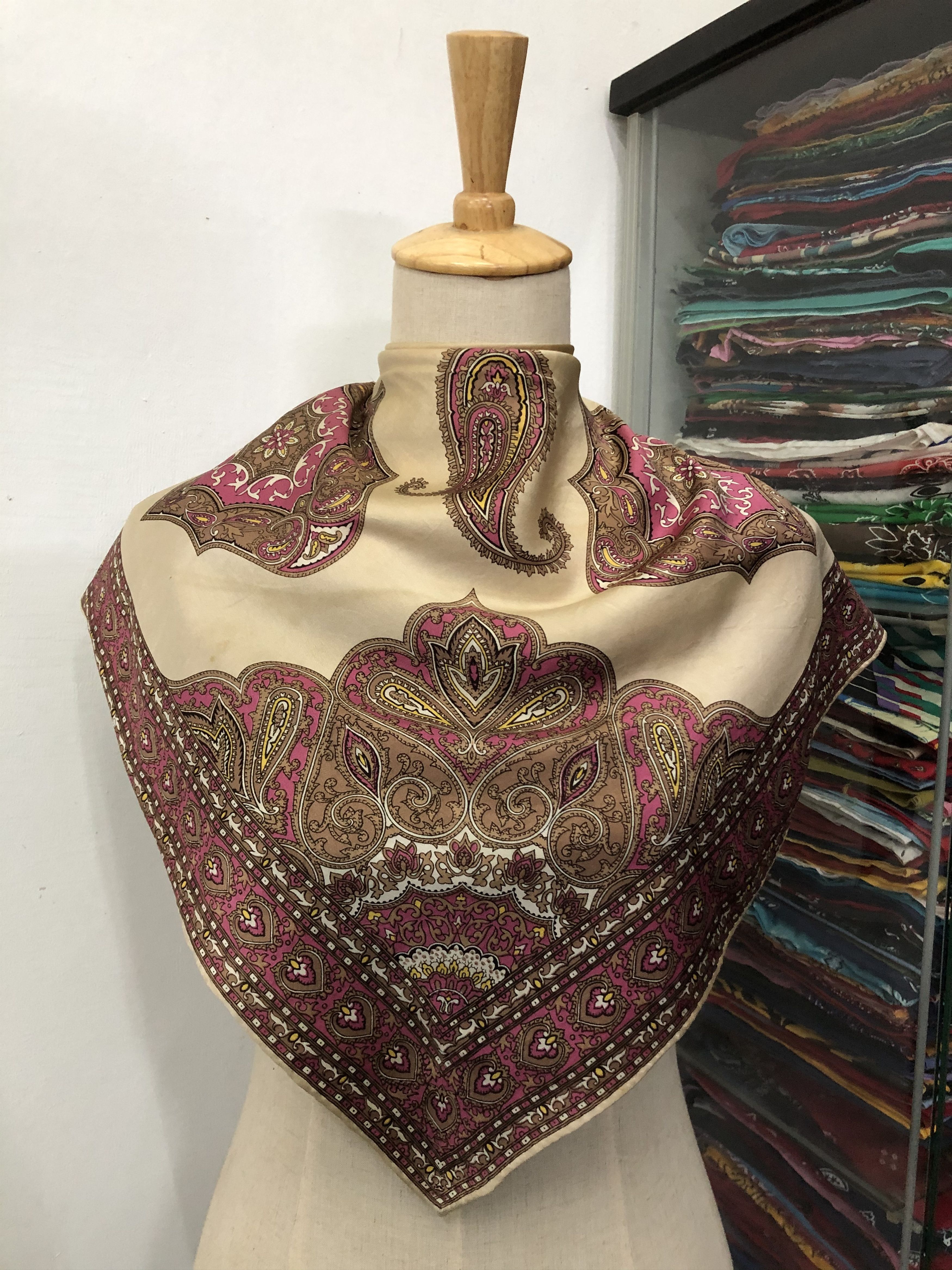 Vintage Vintage Silk Scarf Size ONE SIZE - 1 Thumbnail