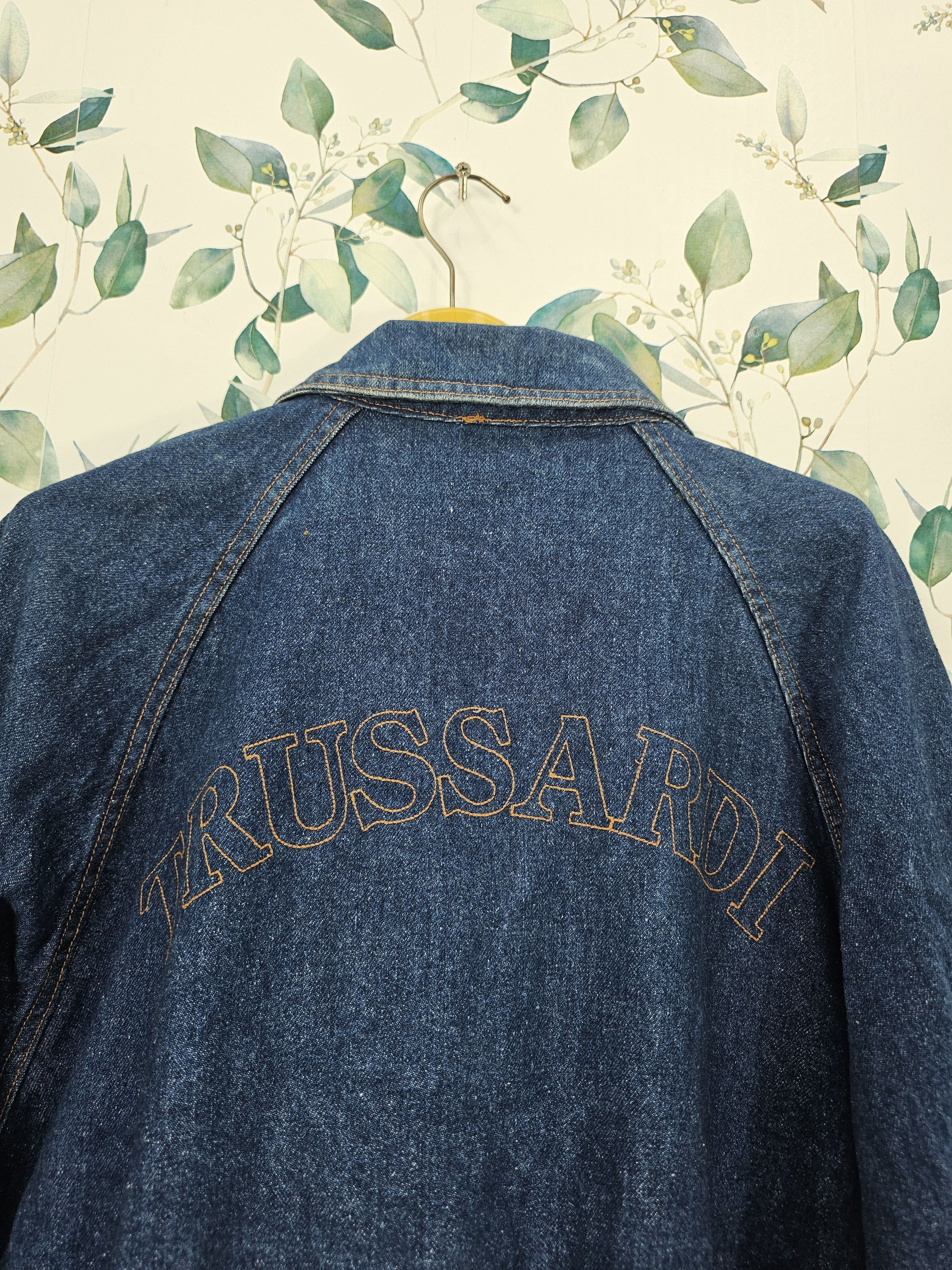 Trussardi Vintage TRUSSARDI Spellout Bomber Denim Jacket J0116 Size US L / EU 52-54 / 3 - 9 Thumbnail