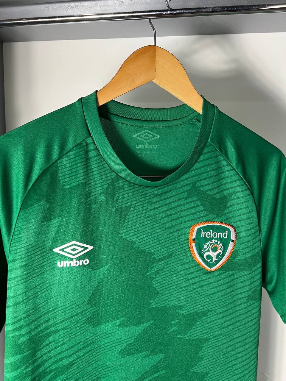 Umbro VINTAGE UMBRO IRELAND RETRO SOCCER JERSEY BLOKE Y2K 90s Size US M / EU 48-50 / 2 - 5 Thumbnail