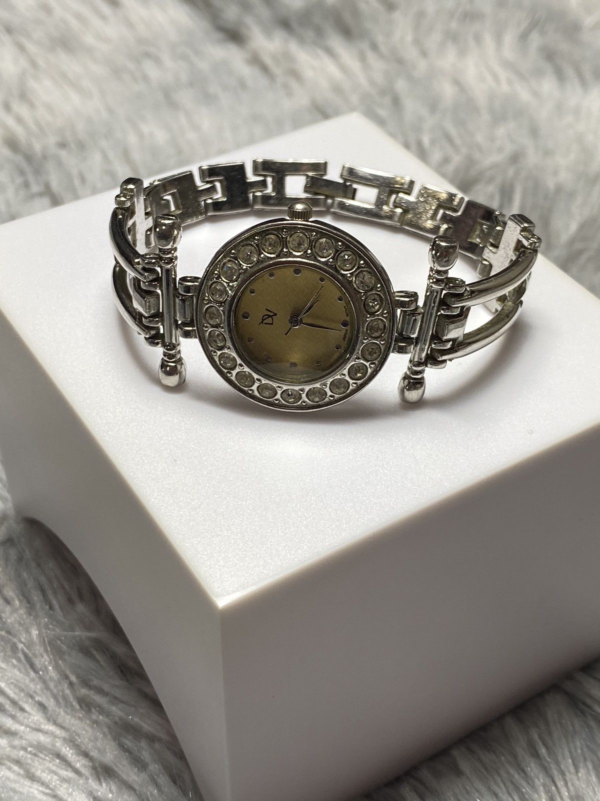 Jewelry Elegant Vintage Japan Quartz Watch | Japanese Brand Size ONE SIZE - 7 Thumbnail