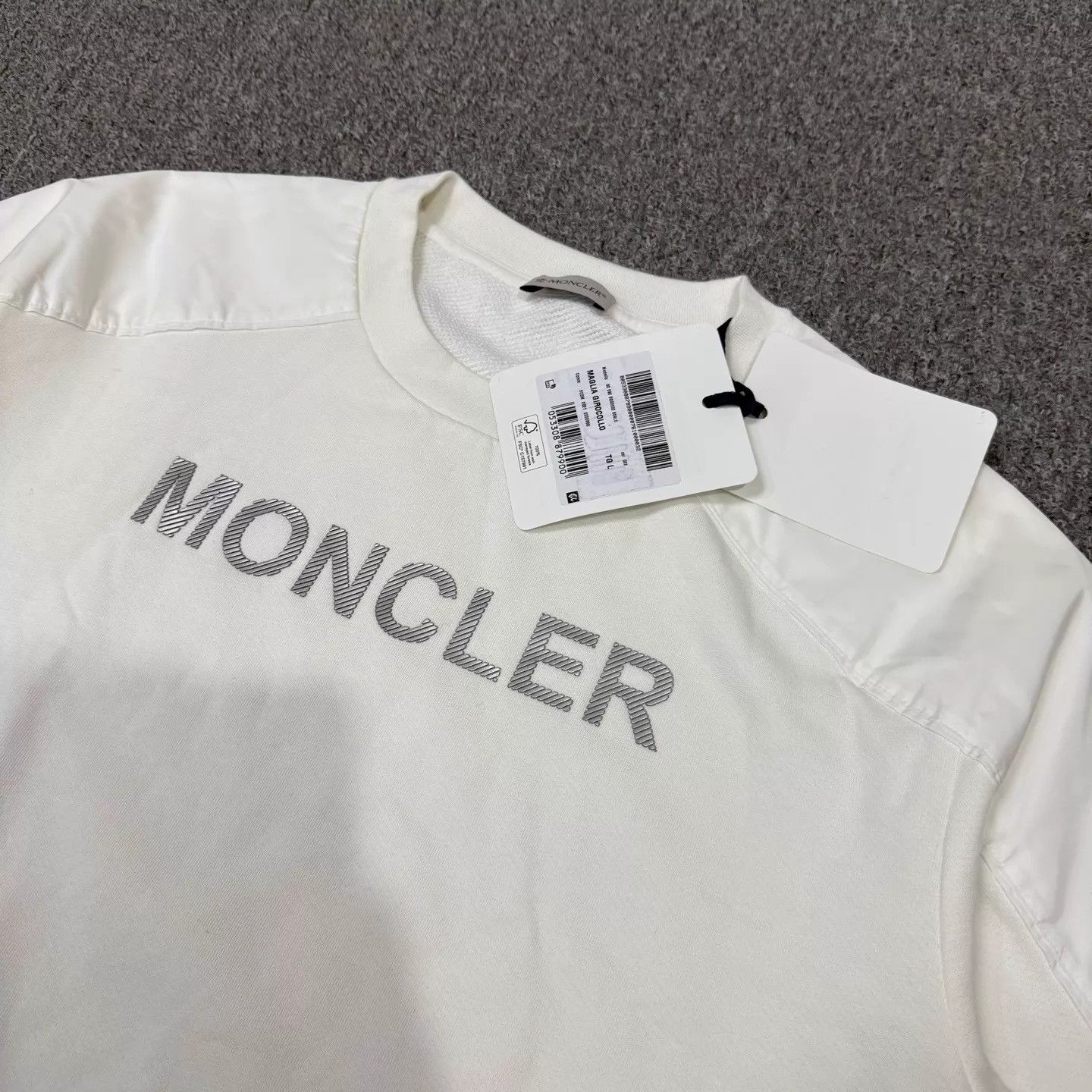 Moncler Moncler New Chest Logo Hoodie NWT L Size US L / EU 52-54 / 3 - 3 Thumbnail