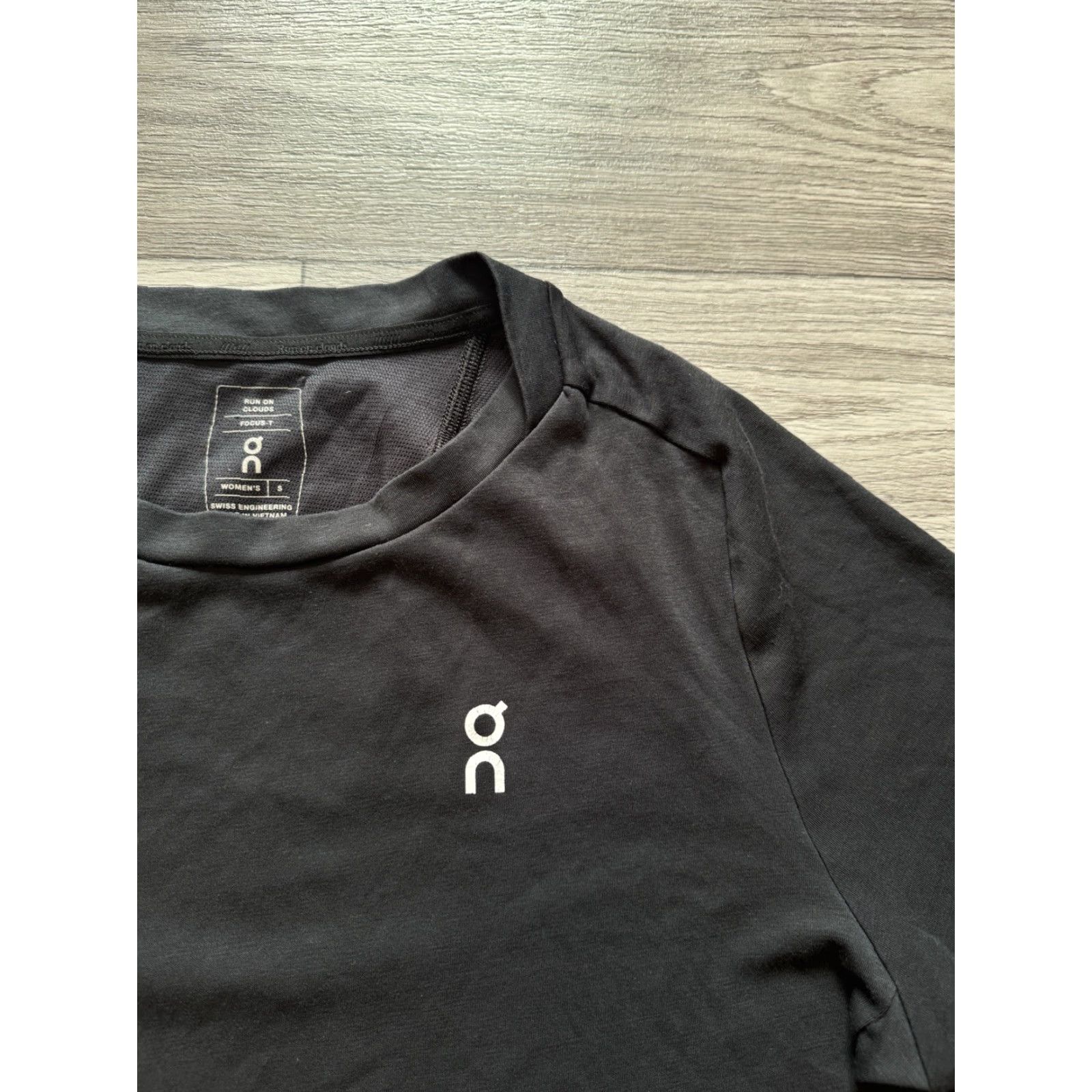 Vintage On Cloud OYM Focus T Women’s T-shirt Short Sleeve Black S Size S / US 4 / IT 40 - 6 Thumbnail