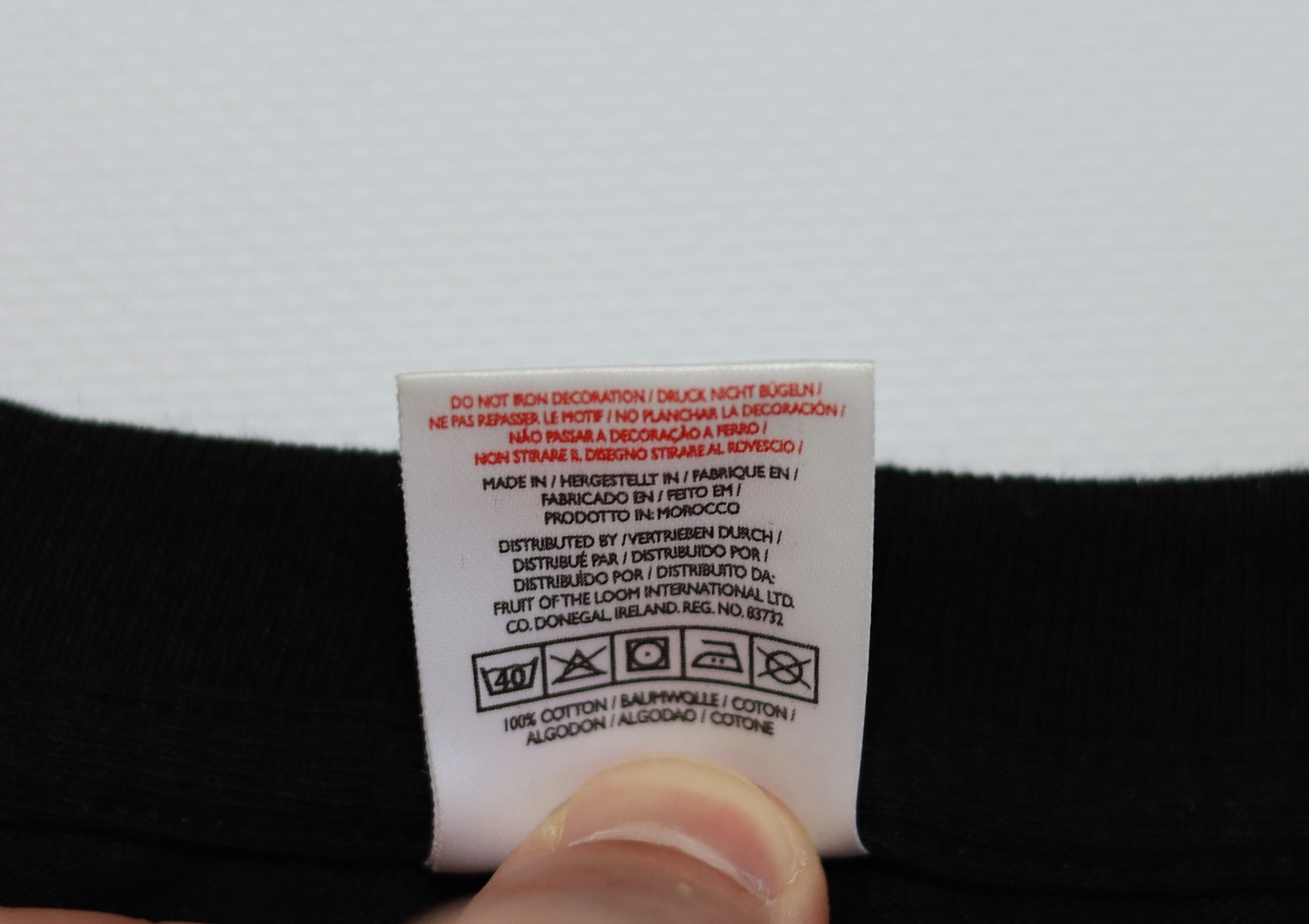 Fruit Of The Loom Disturbed Distressed y2k Band Tee T-Shirt Size US M / EU 48-50 / 2 - 5 Thumbnail