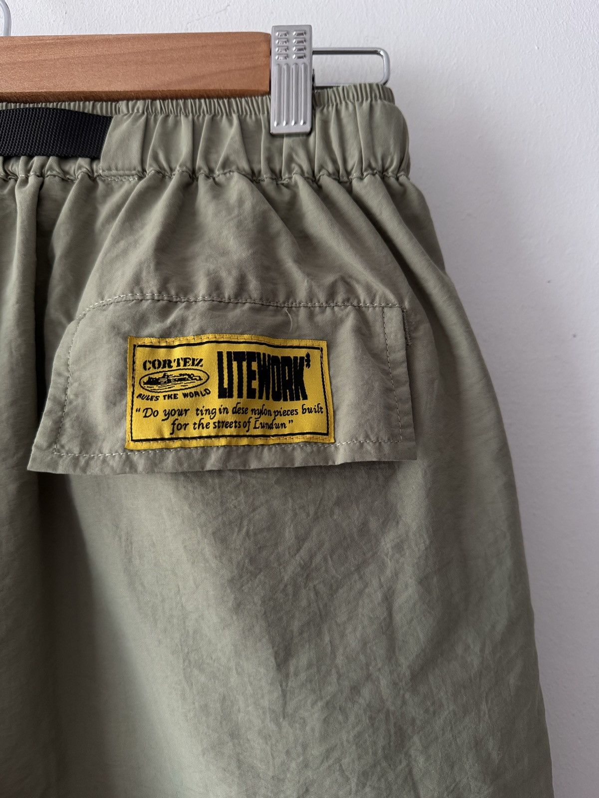 Corteiz Corteiz Nylon Khaki Shorts Size US 32 / EU 48 - 3 Thumbnail