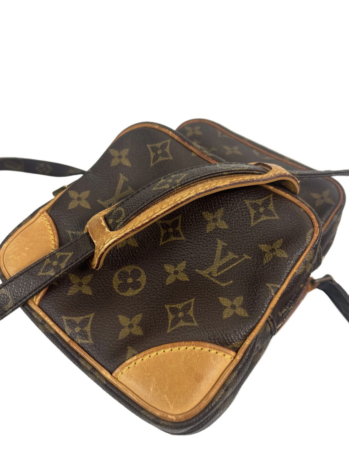 Louis Vuitton Louis Vuitton Monogram Danube Crossbody Bag Size ONE SIZE - 4 Thumbnail