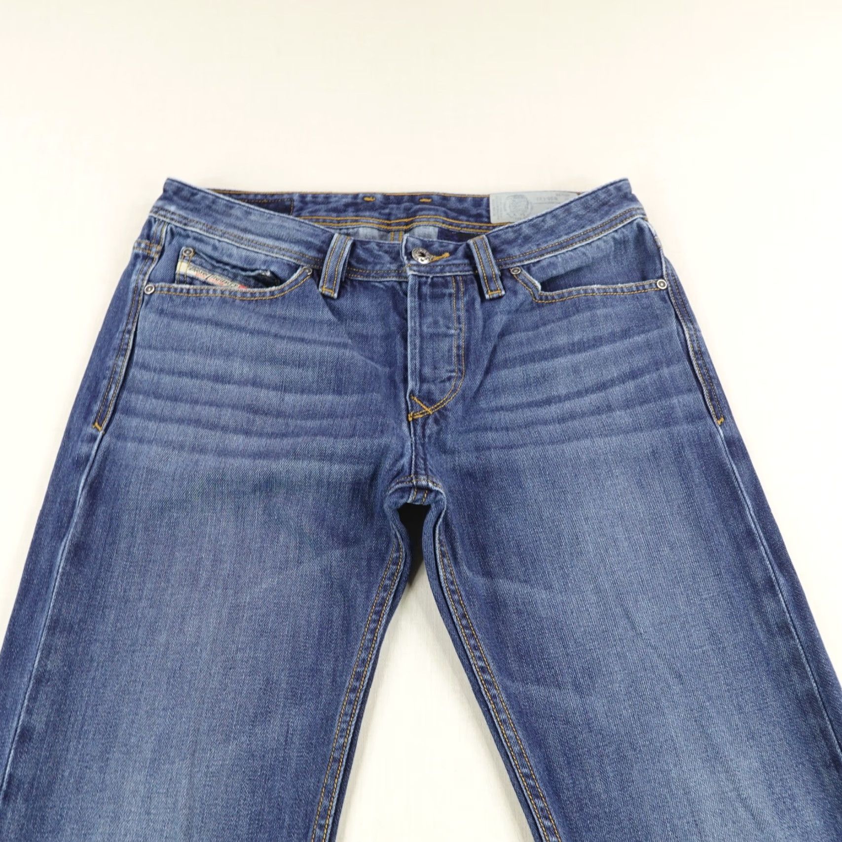 Diesel VINTAGE Diesel Viker Jeans Mens 30x34 Denim Regular Straight Leg Blue 90s Grunge Button Fly Size US 30 / EU 46 - 2 Thumbnail