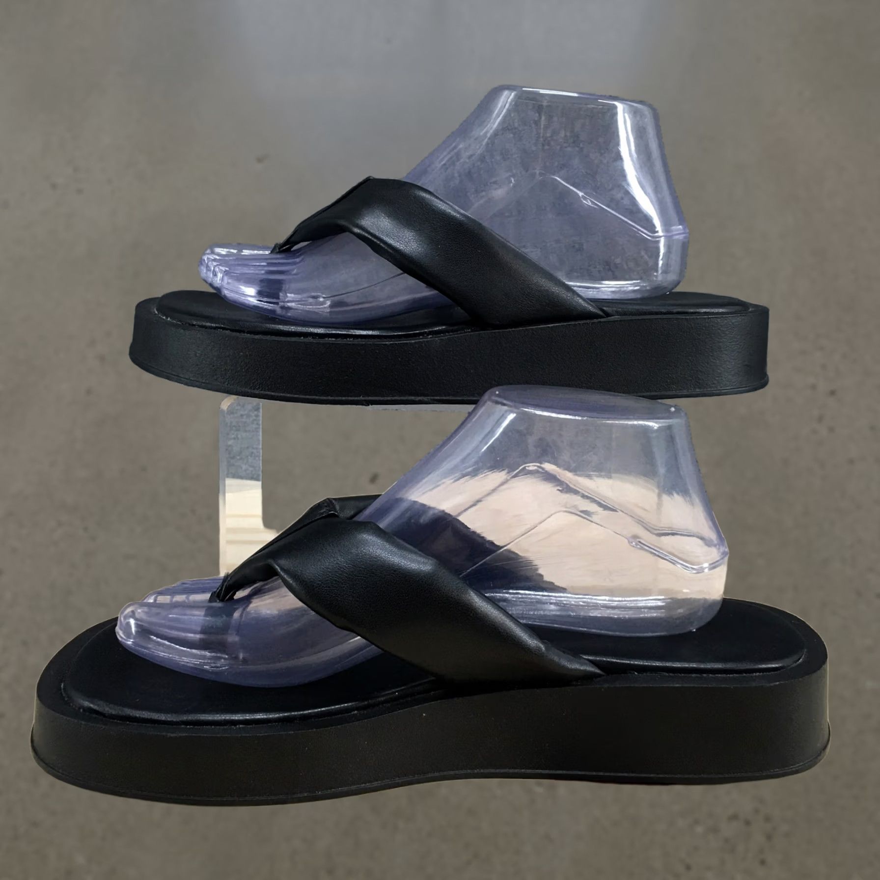 Vintage South Beach Sandals Womens 9 Casual Slip On Platform Thong Black Faux Leather Sandal Mens Womens Boys Girls Size US 9 / IT 39 - 1 Thumbnail