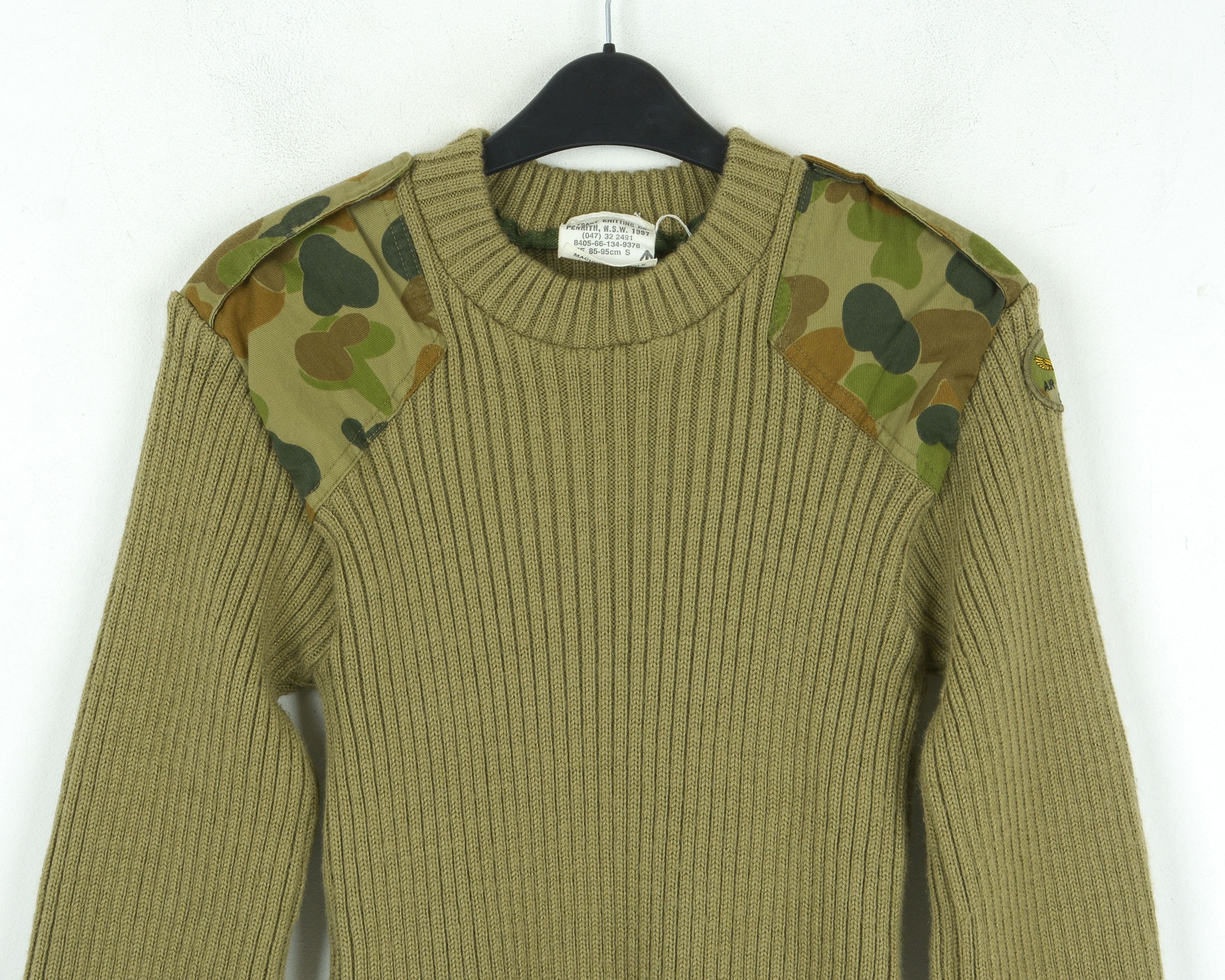 Man Made In Australia AUSTRALIA Army 1997 Jumper Knit S Wool Sweater Warm Pullover Size US S / EU 44-46 / 1 - 2 Thumbnail