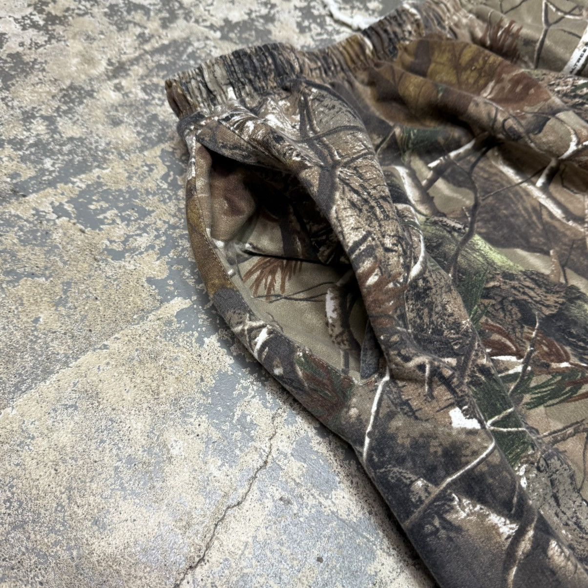 Vintage Vintage Liberty Camo Realtree Essential Baggy SweatPants USA Size US 36 / EU 52 - 10 Thumbnail