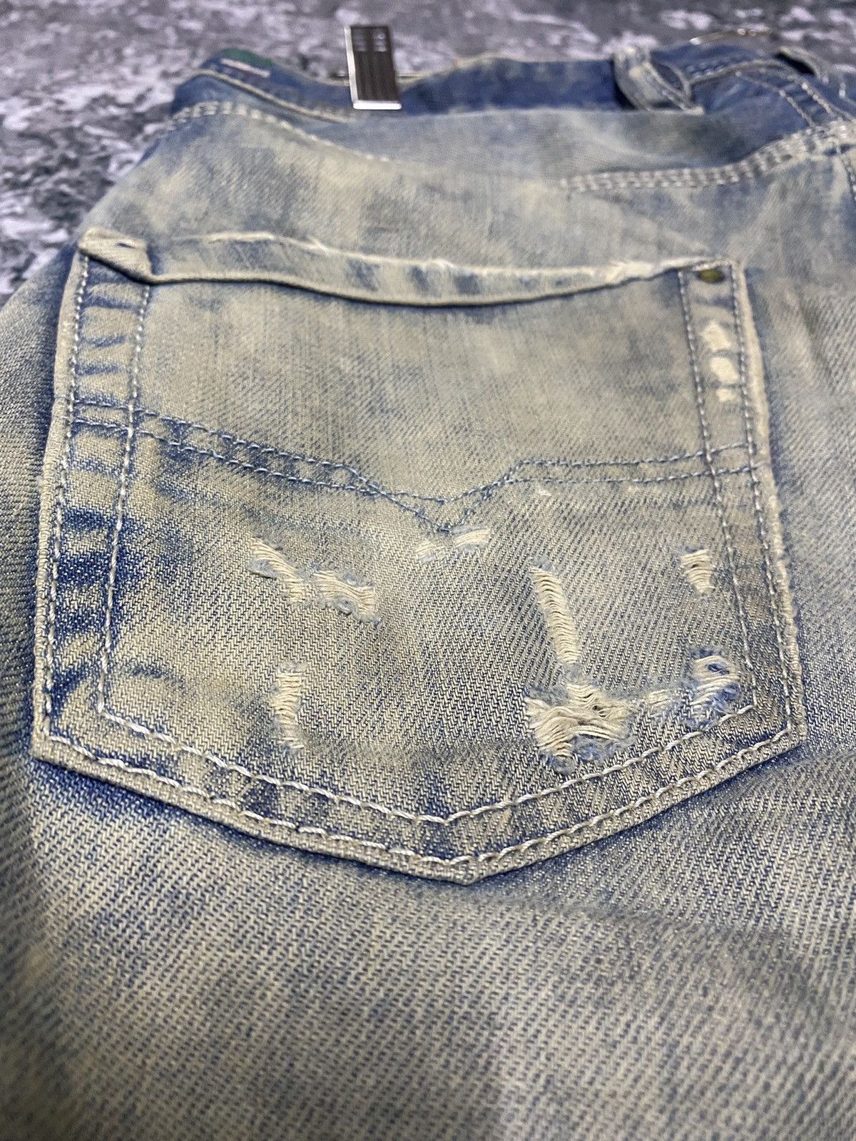 Diesel Vintage Diesel Industry Distressed Denim Jeans Made in Italy Size US 32 / EU 48 - 16 Thumbnail