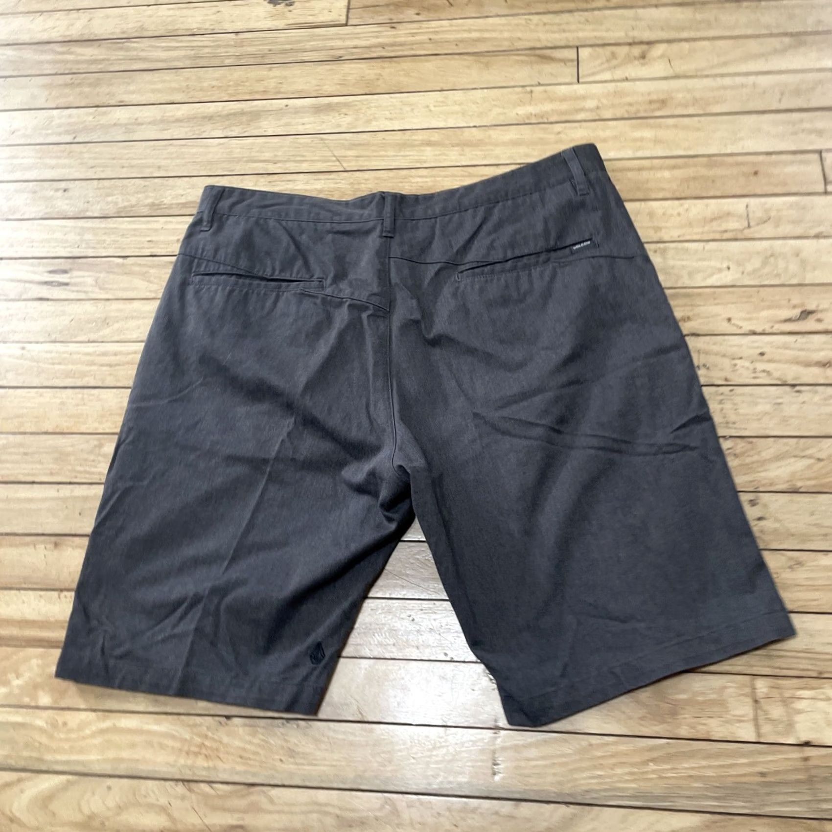 Volcom Volcom Shorts Men 38 Y2K Streetwear Gray Preppy Skate Chino Beach Surf 38x10 Size US 38 / EU 54 - 2 Thumbnail