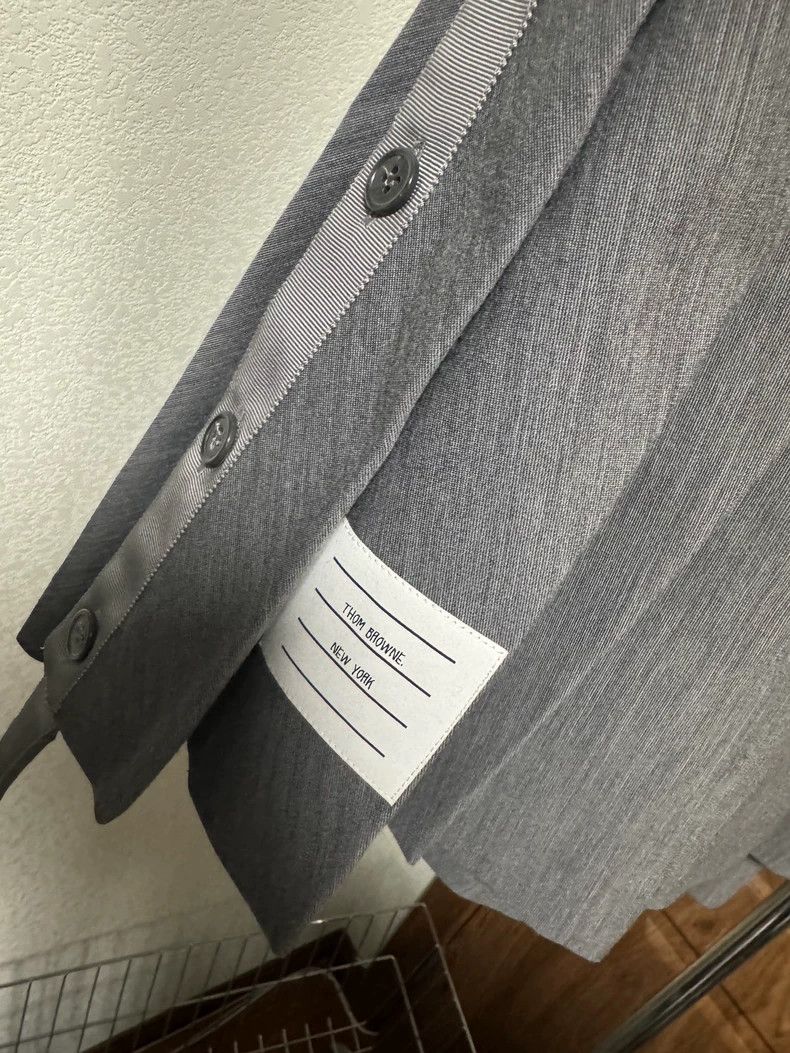 Thom Browne Thom browne Gray button pleated skirt 2503-Nextarrow Size 24" / US 00 / IT 34 - 2 Thumbnail