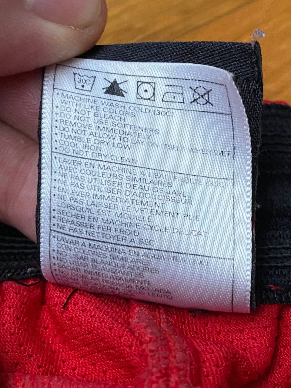 Nike Nike red sport shorts Size US 38 / EU 54 - 6 Thumbnail