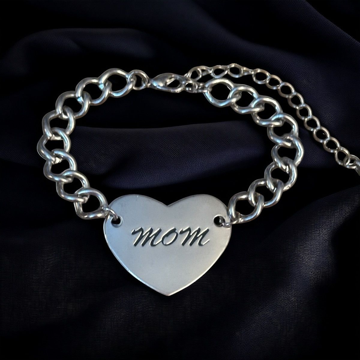 Other Silver tone Mom heart bracelet Size ONE SIZE - 1 Thumbnail