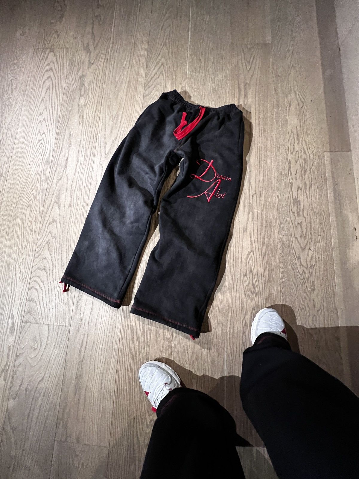 Other Dreamalot - Oversized jogger (Small 28 - 30 / 104cm Length ) Size US 30 / EU 46 - 2 Thumbnail