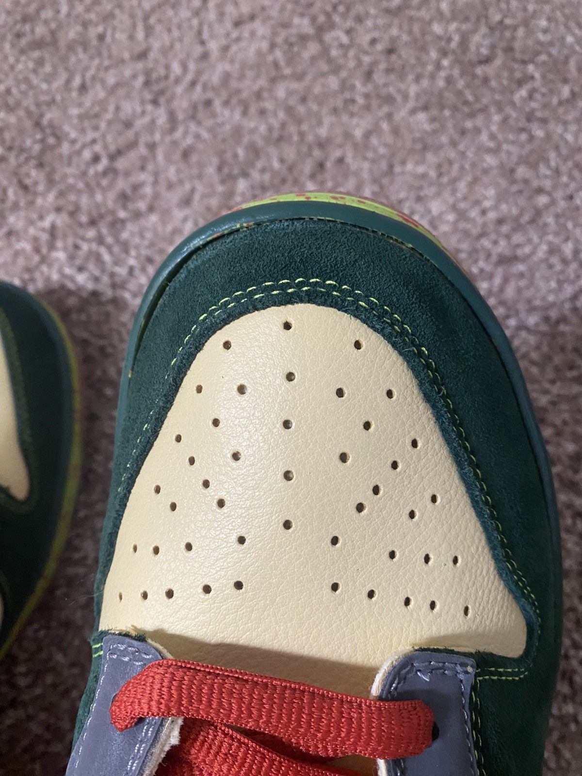 Nike Nike sb dunk low mosquito Size US 13 / EU 46 - 15 Thumbnail