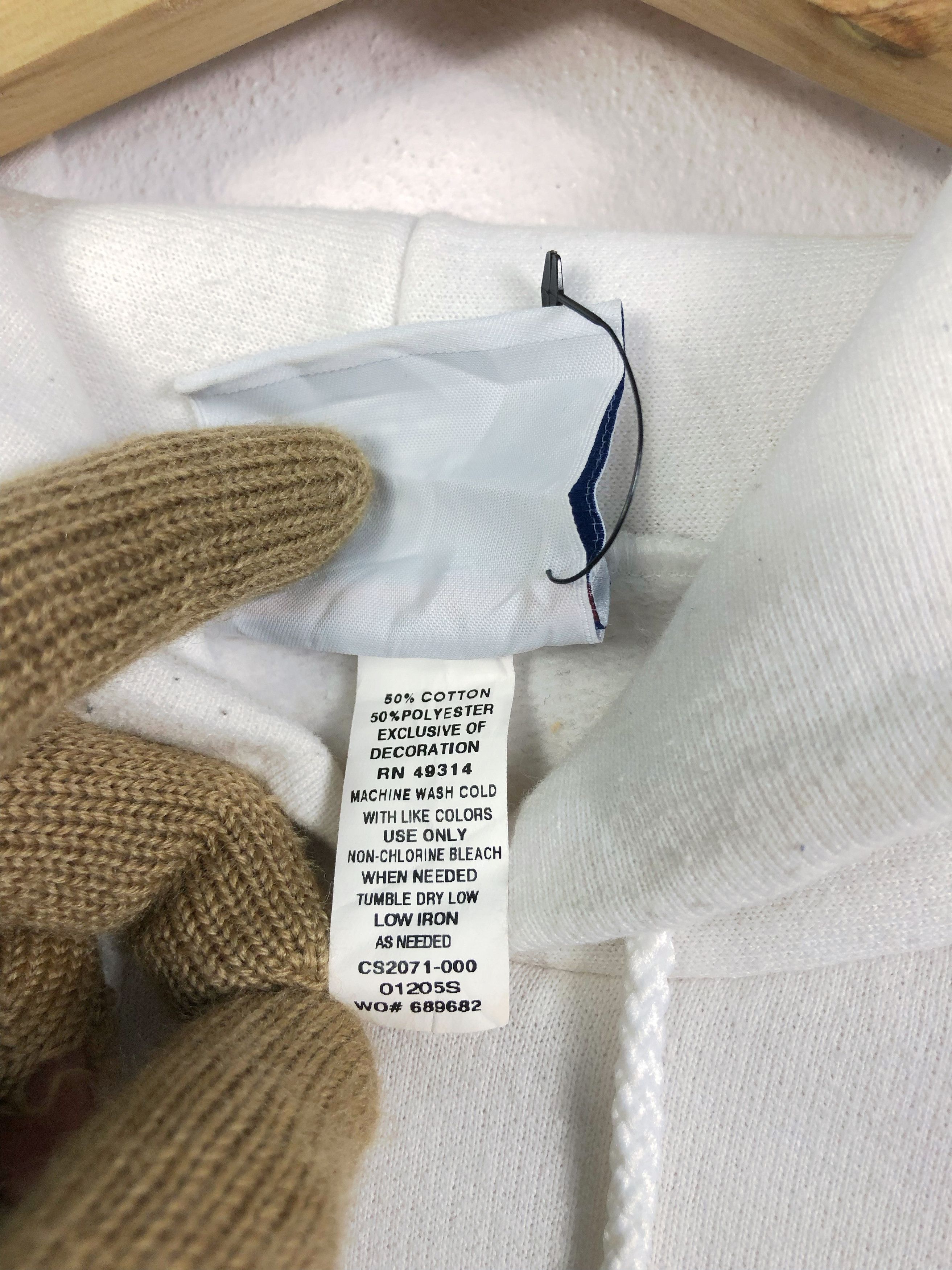 Champion Rare Champion Embroidered Pullover Hoodie Size US M / EU 48-50 / 2 - 9 Thumbnail