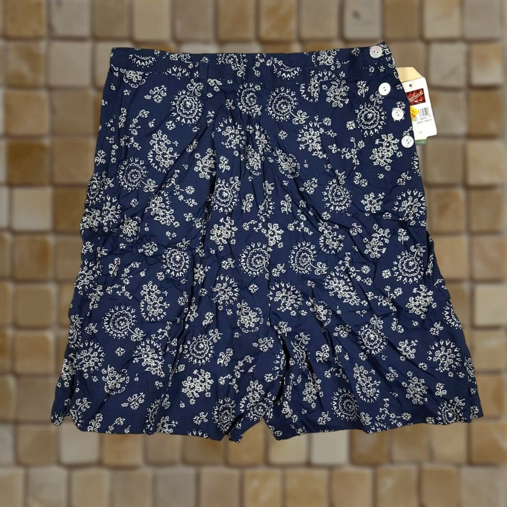 Vintage VINTAGE Woolrich Navy Outdoor High Waist Women's Shorts 12 Poplin Rayon Button Pleated 90s Retro Golf Tennis Mens/Womens Size 26" / US 2 / IT 38 - 1 Thumbnail