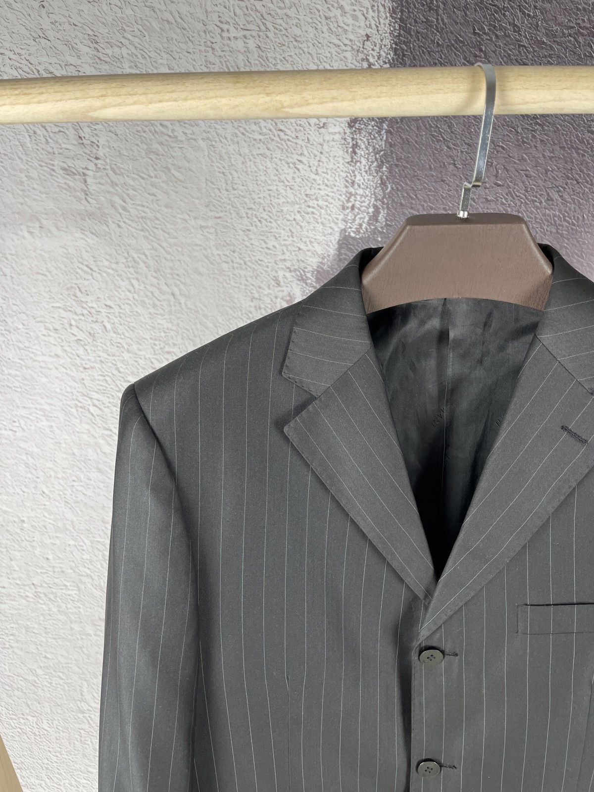 Giorgio Armani Giorgio Armani Le Collezioni vintage wool striped blazer Size 44R - 3 Thumbnail
