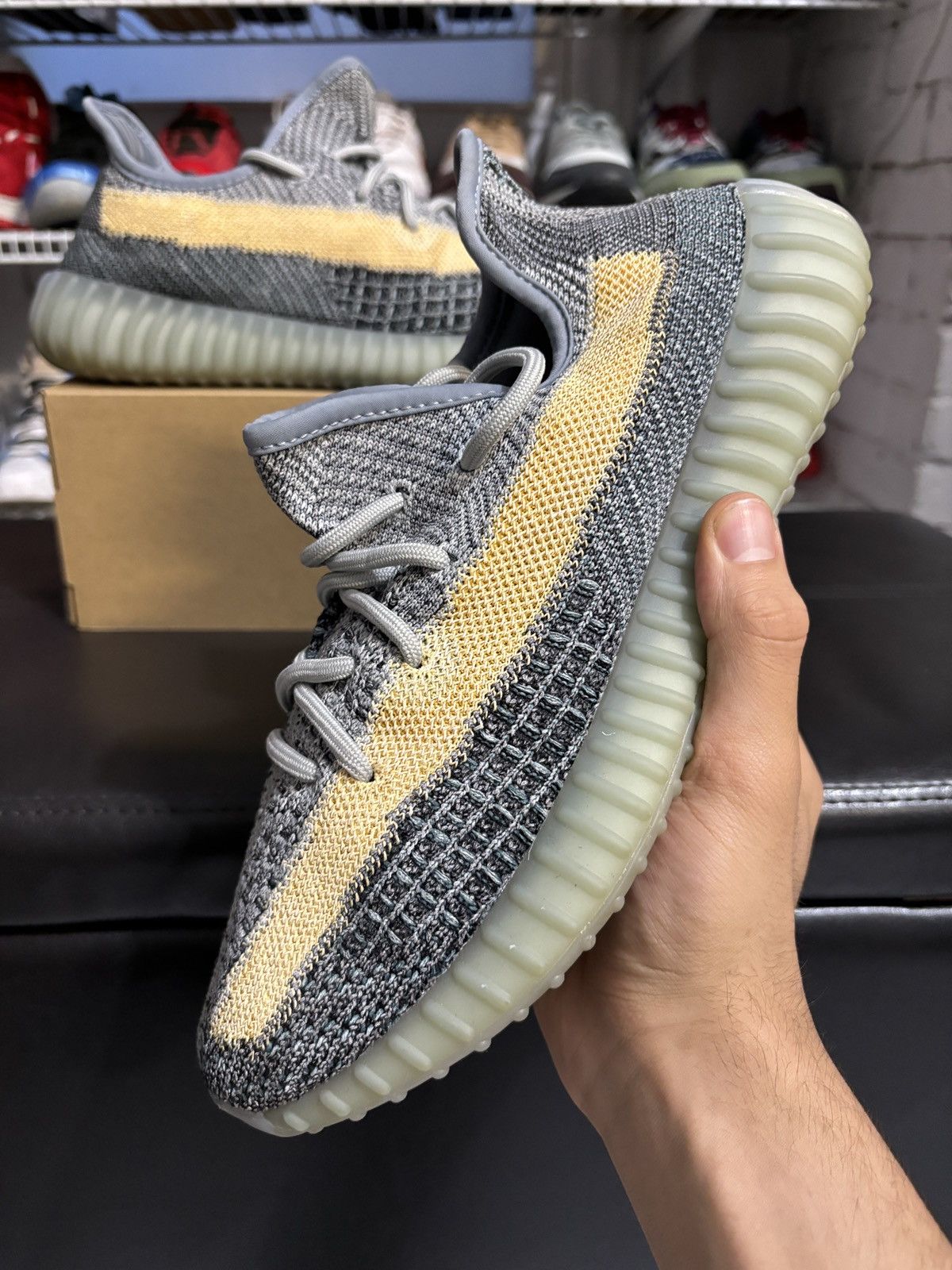 Adidas cheapest Yeezy Boost 350 V2 Ash Blue size 9