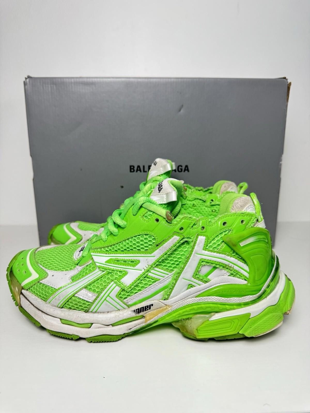 Balenciaga Balenciaga Runner Neon Green SZ 42/US 9 – Distressed Used Size US 9 / EU 42 - 3 Thumbnail