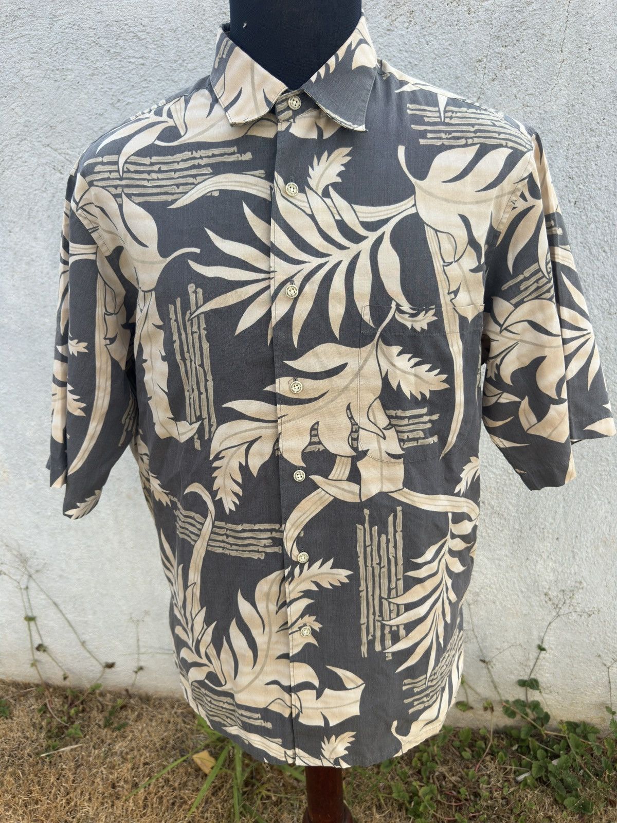 Reyn Spooner PreOwned Reyn Spooner Hawaiian Print Black/Beige Men's Large Size US L / EU 52-54 / 3 - 1 Thumbnail
