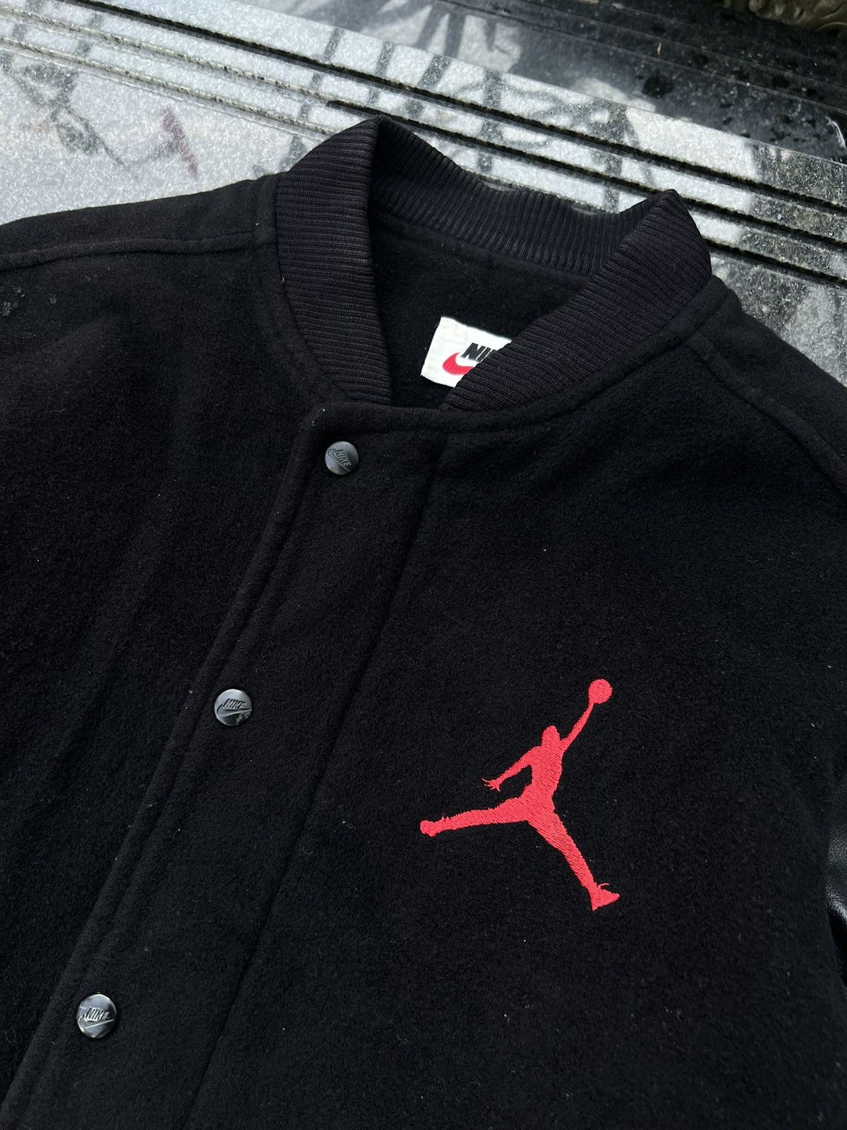 Jordan Brand × Nike × Vintage 90s Nike Jordan Vintage Y2K Embroidered Logo Leather Jacket Size US L / EU 52-54 / 3 - 5 Thumbnail