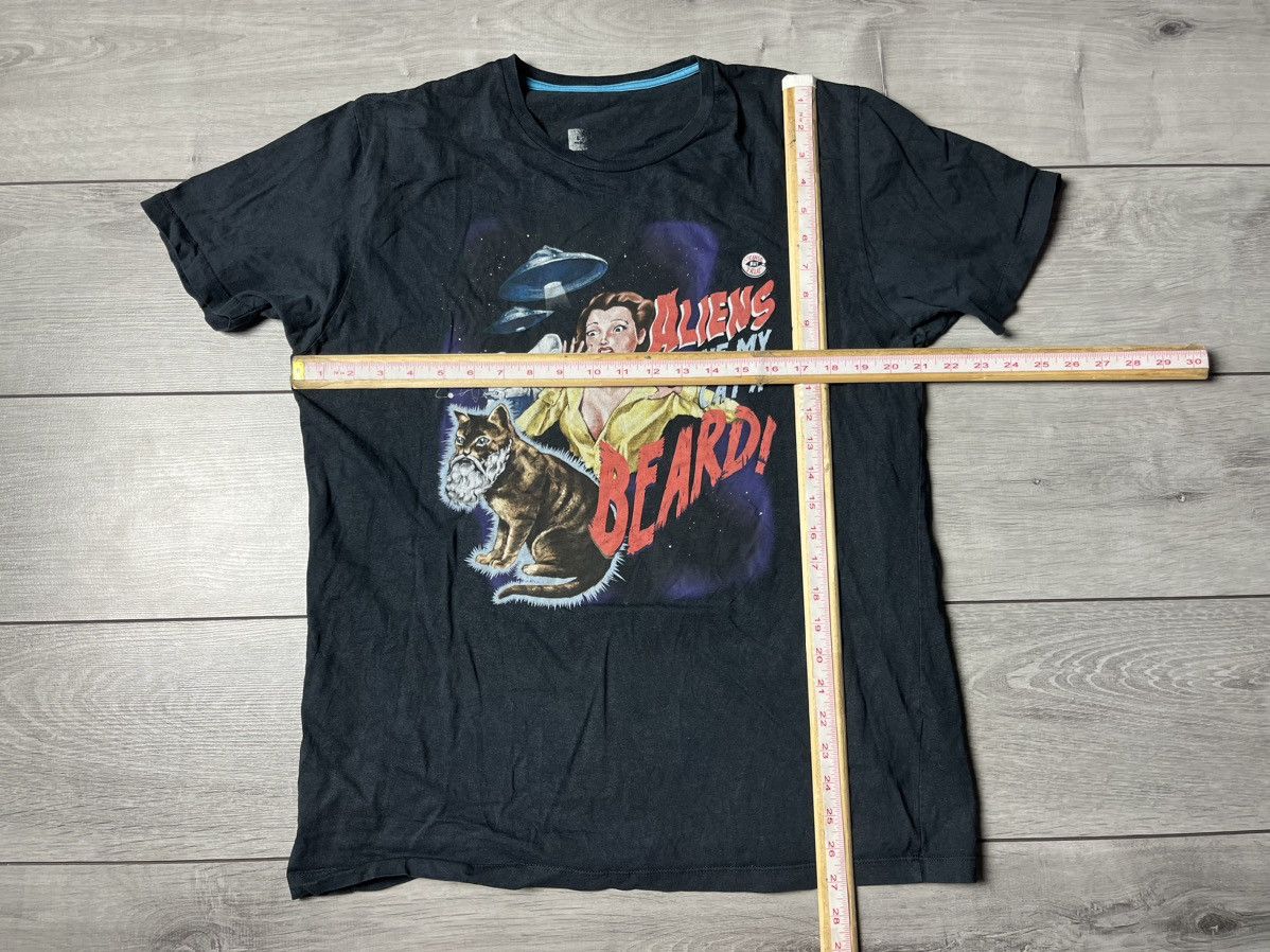 Band Tees Aliens gave my cat a beard T-shirt movie size Large Size US L / EU 52-54 / 3 - 4 Thumbnail
