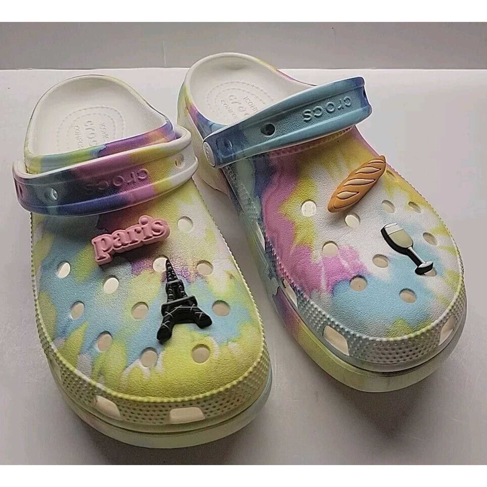 Crocs Crocs Classic Iconic Comfort Tie Dye Clogs Sz 7 Paris Charms Size US 7 / IT 37 - 3 Thumbnail
