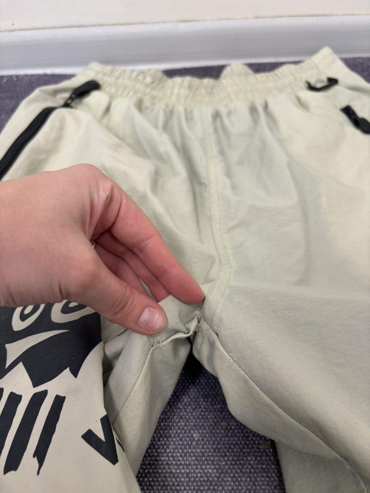 Japanese Brand Vintage Vision Y2K Beige Japanese Hype Baggy Nylon Pants Size US 34 / EU 50 - 22 Thumbnail