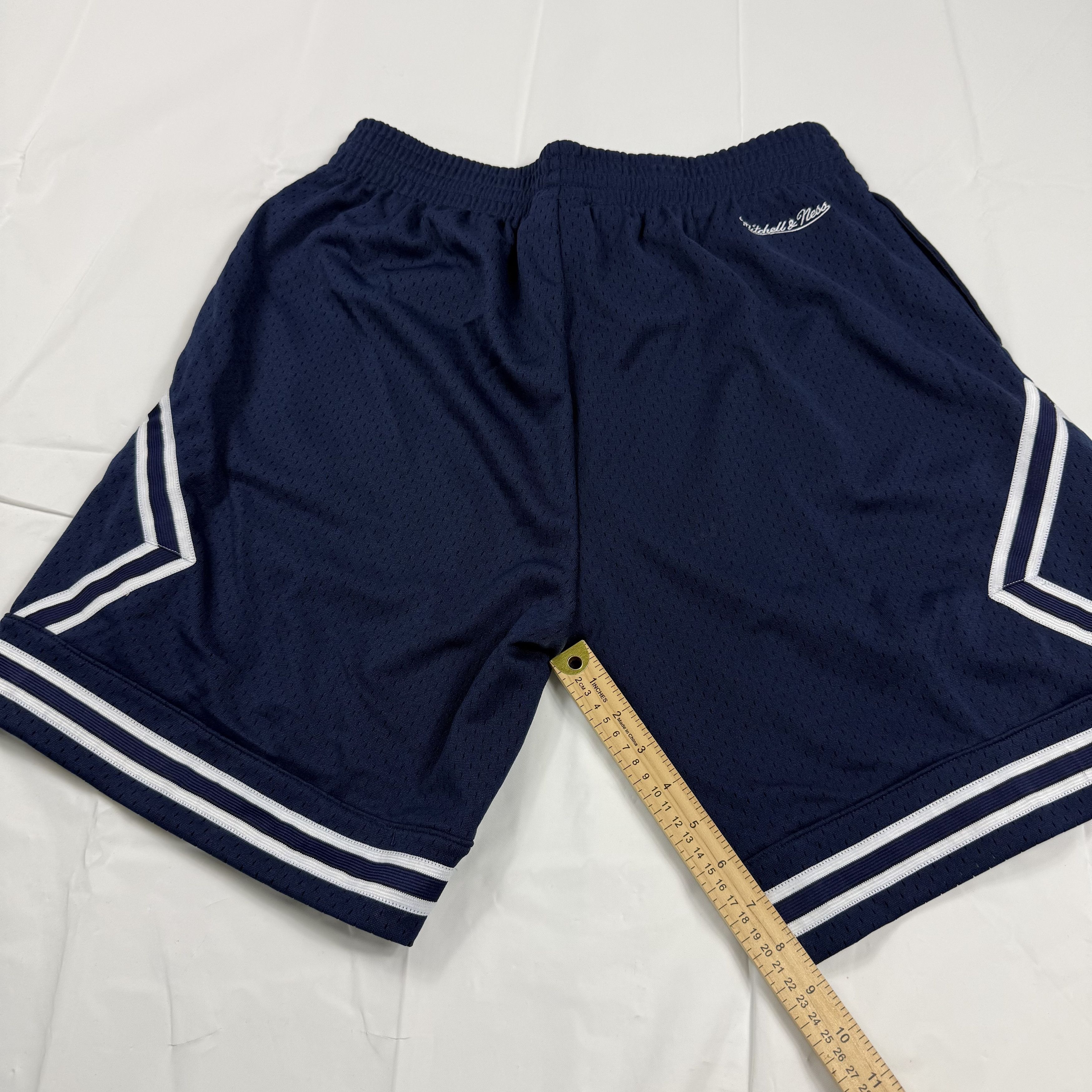Mitchell & Ness Mitchell & Ness Mens Navy Blue Mesh Basketball Shorts Size US 36 / EU 52 - 7 Thumbnail