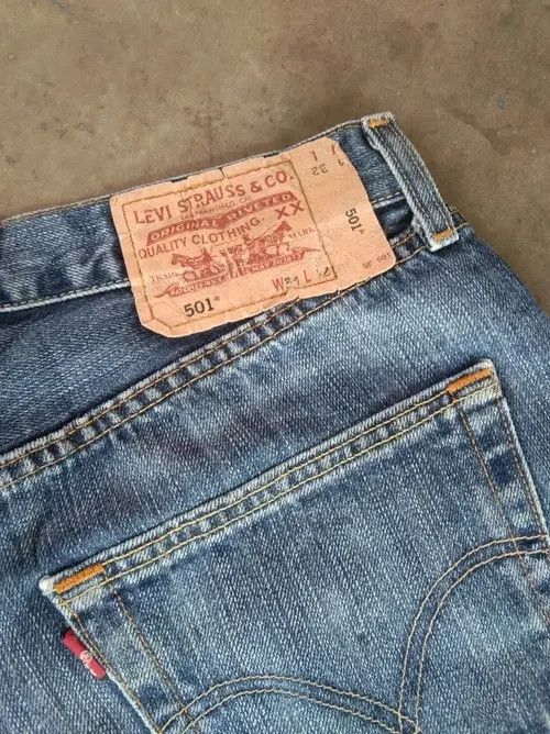 Levi's Vintage Levi's 501 Faded Blue Distressed Jeans 31x32 Size US 31 - 6 Thumbnail