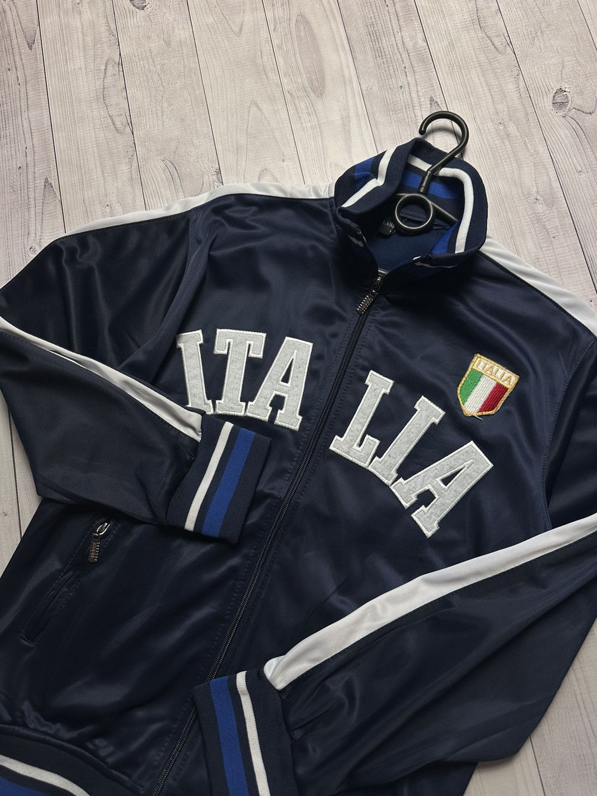 Vintage Vintage Italia track jacket big logo Italy size S/M Size US M / EU 48-50 / 2 - 3 Thumbnail