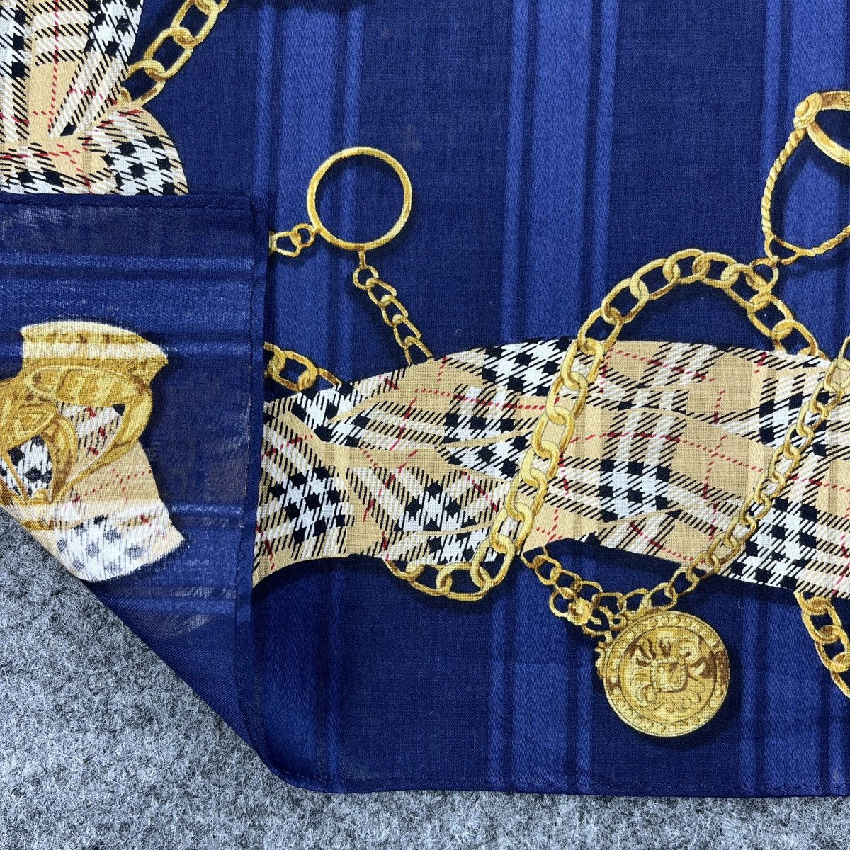 Burberry Burberry Handkerchief / Neckerchief / Headscarf B1740 Size ONE SIZE - 3 Thumbnail