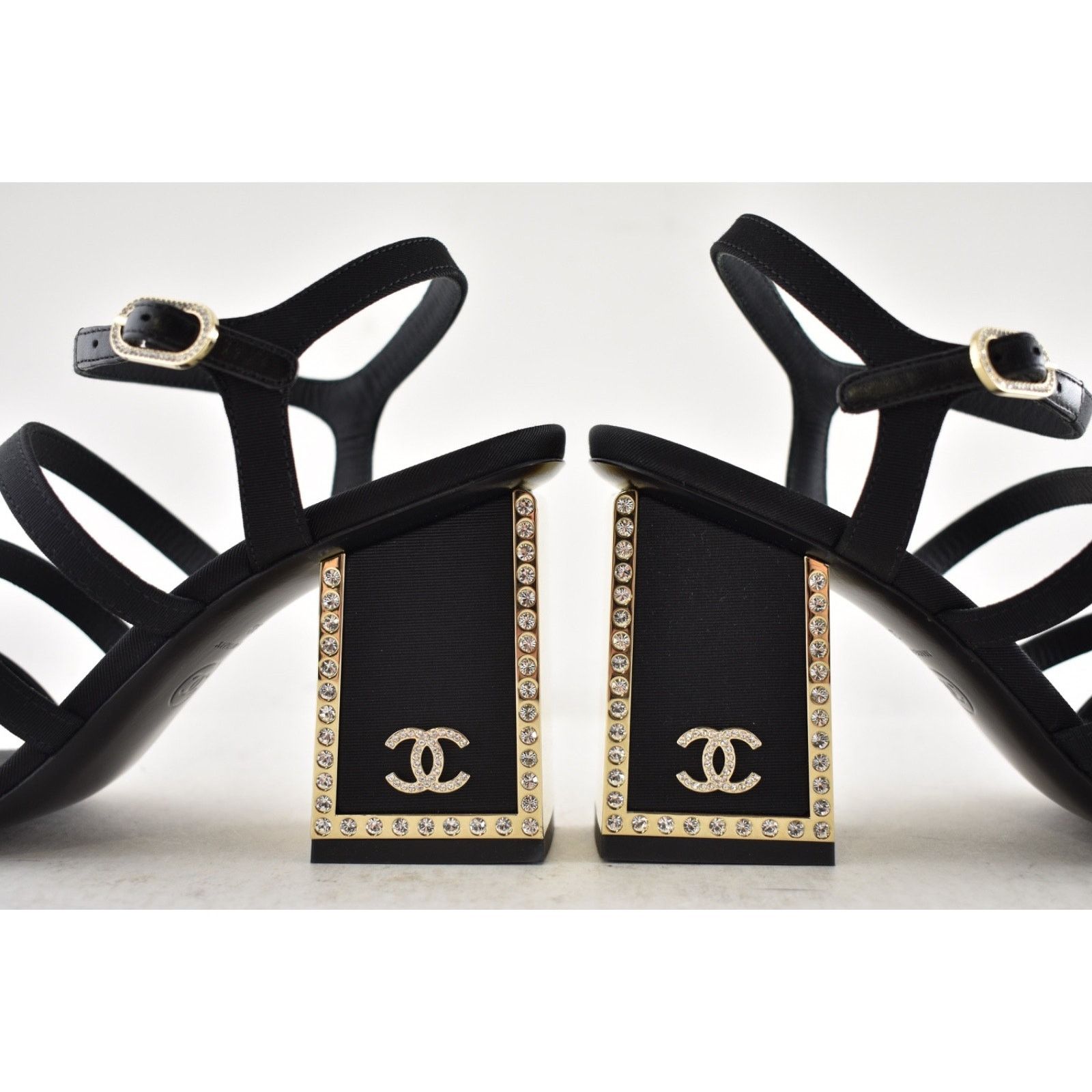 Chanel Chanel Crystal CC Logo Block Heel Sandals 37.5 Size US 7.5 / IT 37.5 - 14 Thumbnail