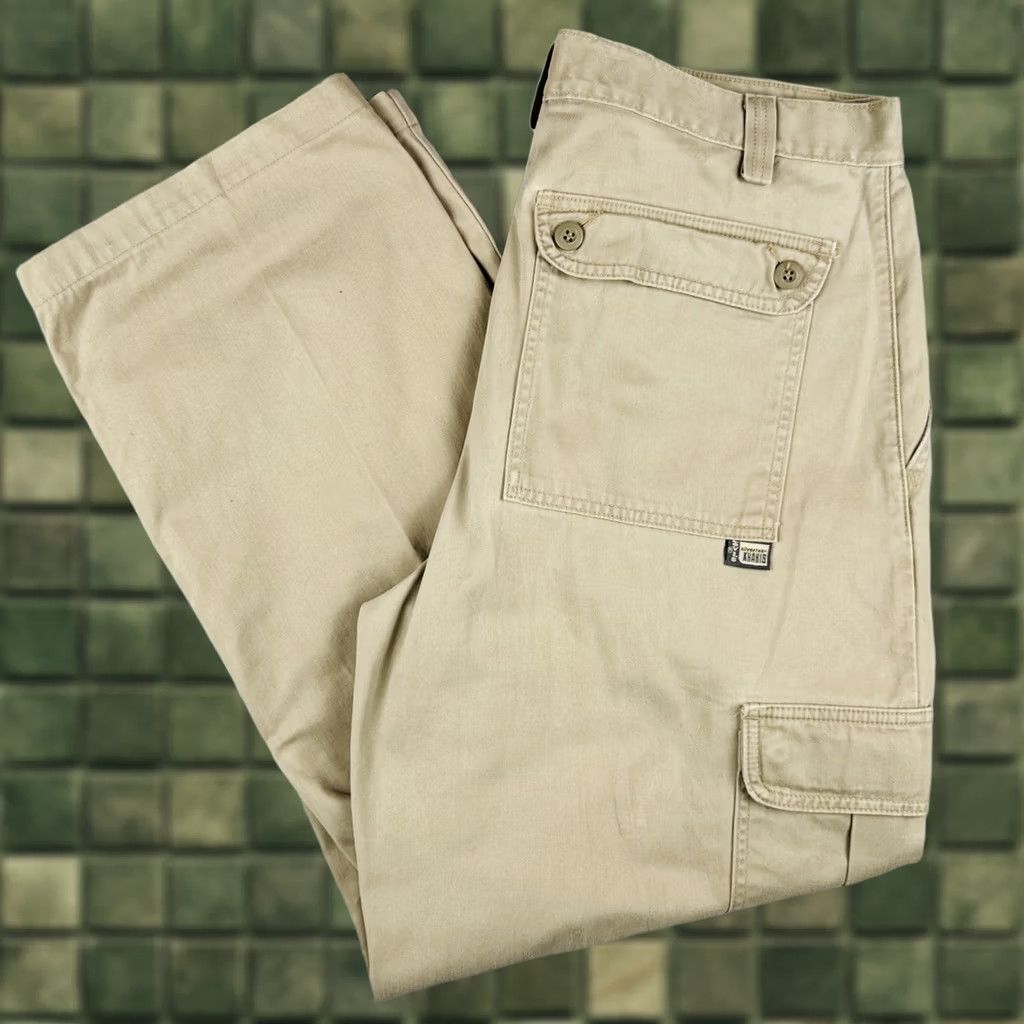 Vintage VINTAGE Levi's Silvertab Cargo Pants Khaki Relaxed Fit 36x32 Mens Pants Size US 36 / EU 52 - 1 Thumbnail