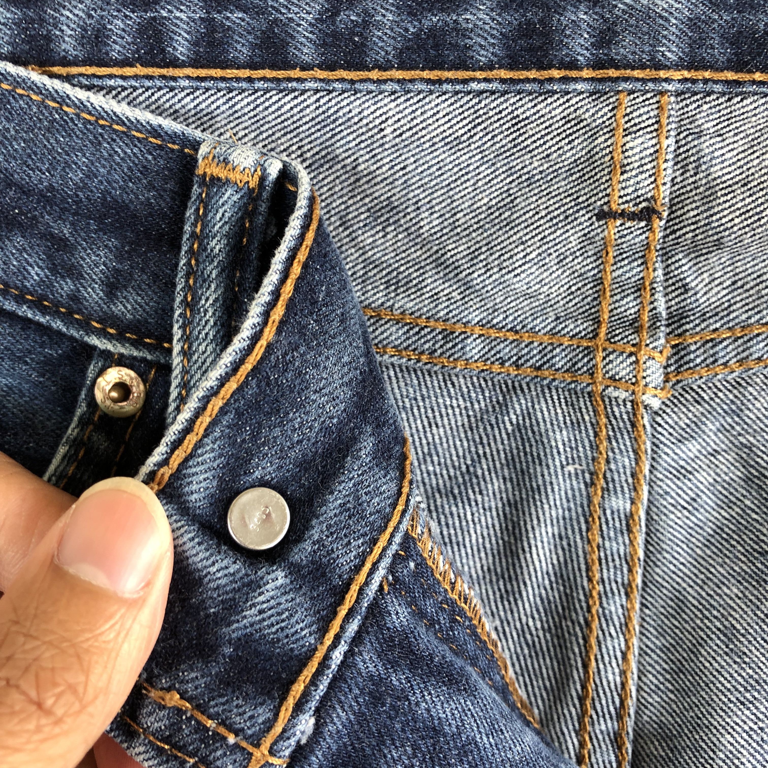 Levi's Vintage Levis 505 Jeans Levi's Faded Light Wash Denim Size US 36 / EU 52 - 7 Thumbnail