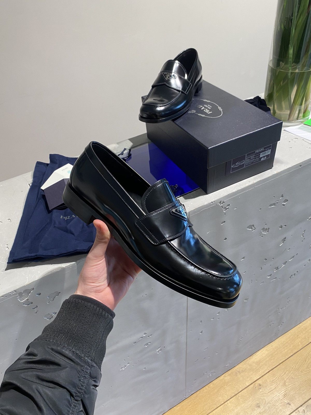Prada BNWT Prada Loafer/Mokassins Triangolo-Logo Leather Size US 9 / EU 42 - 2 Thumbnail