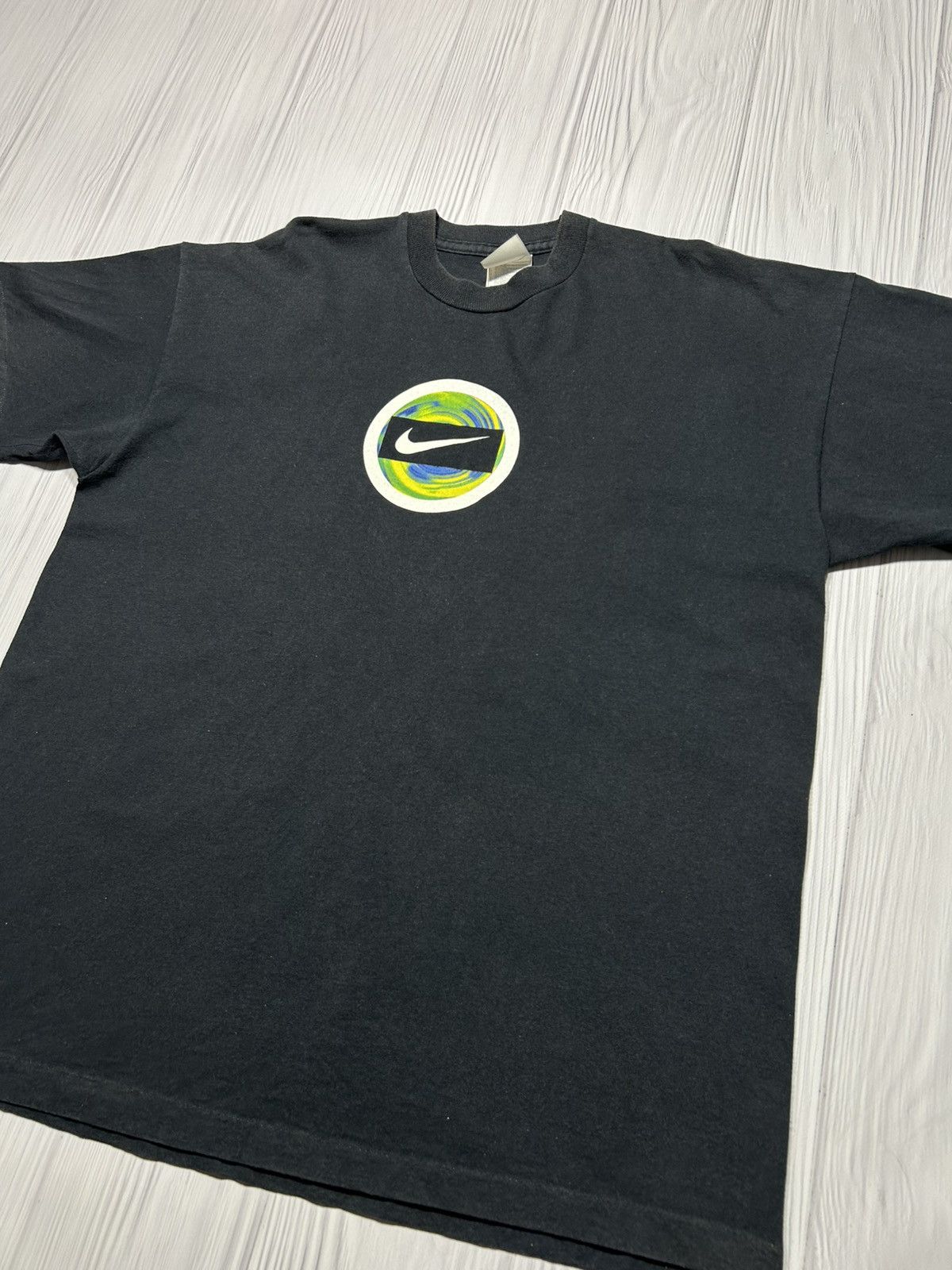 Nike Hype Vintage Nike Center Swoosh Tee 90s Size L Size US L / EU 52-54 / 3 - 14 Thumbnail