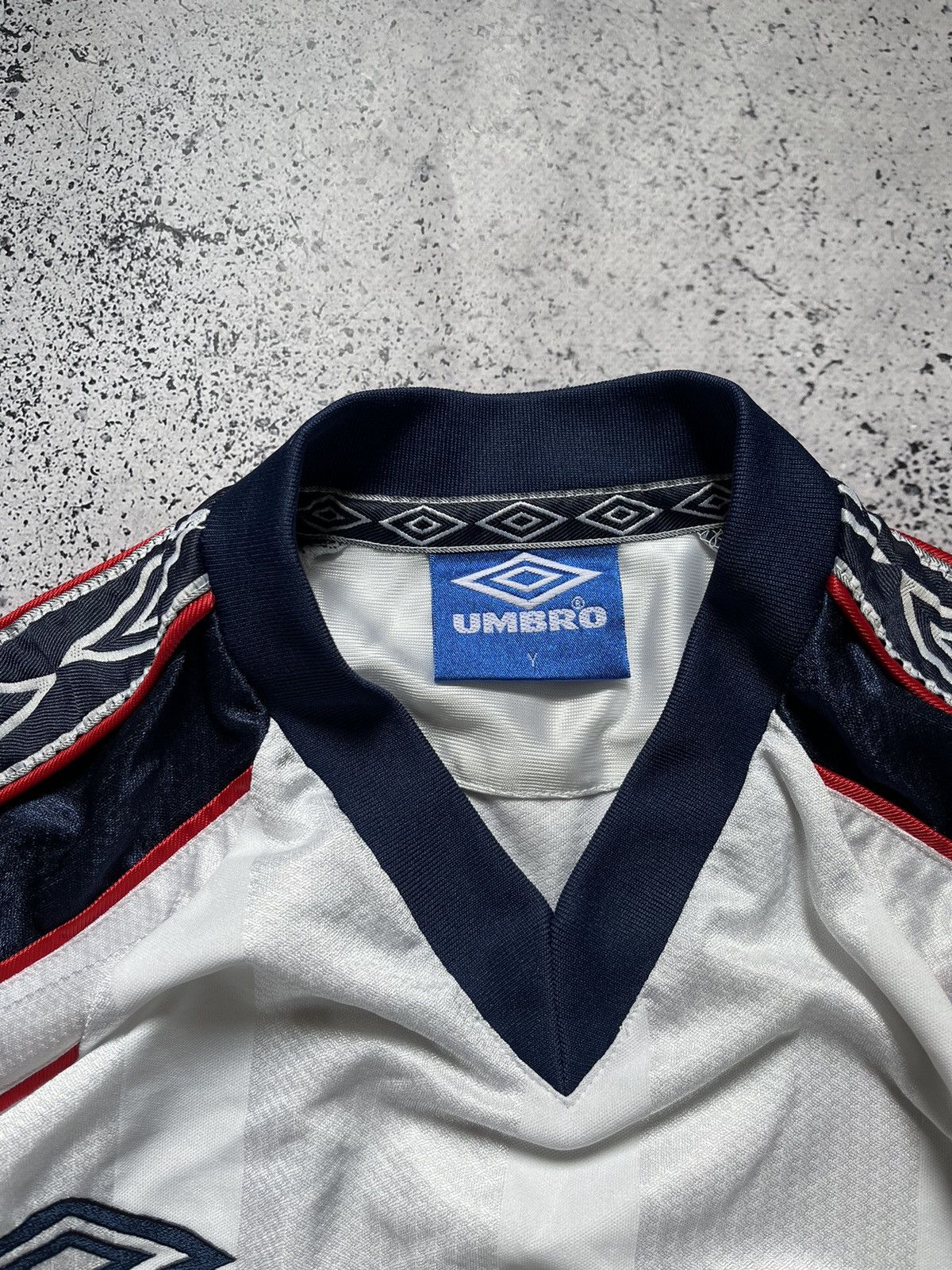 Umbro Vintage Umbro Soccer Jersey T-shirt Stripes Logo Tee Y2K USA Size US S / EU 44-46 / 1 - 4 Thumbnail