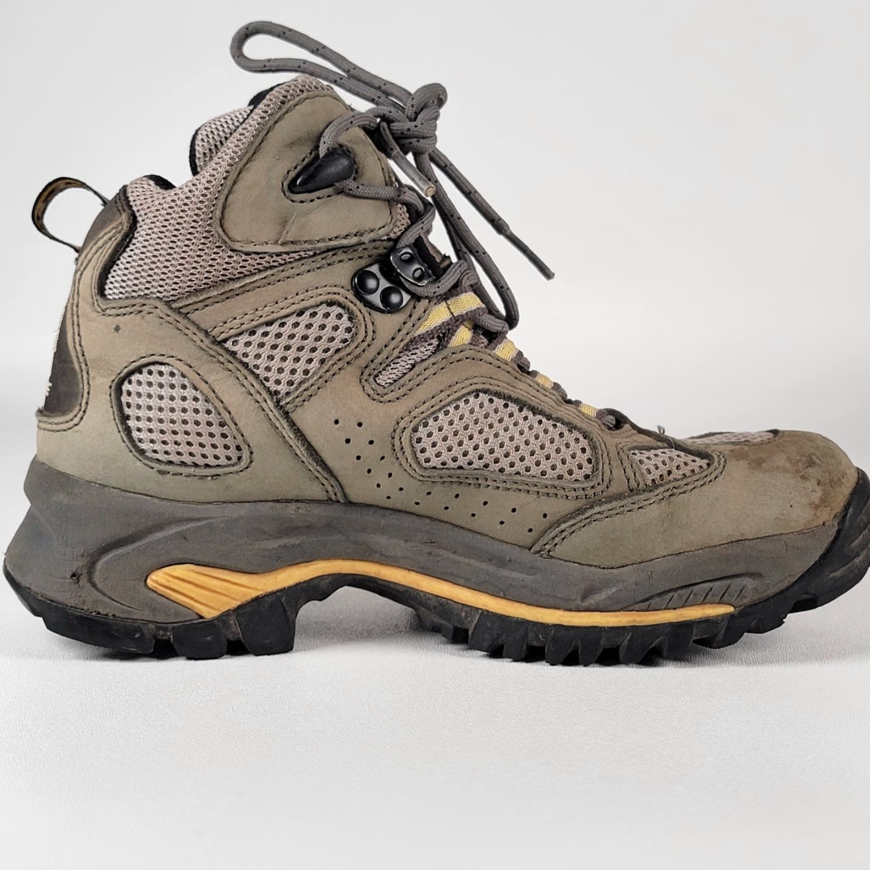 Vasque Vasque Leather Hiking Boot Waterproof Beige Women's Size 6.5 Lace Up Size US 7 / IT 37 - 6 Thumbnail